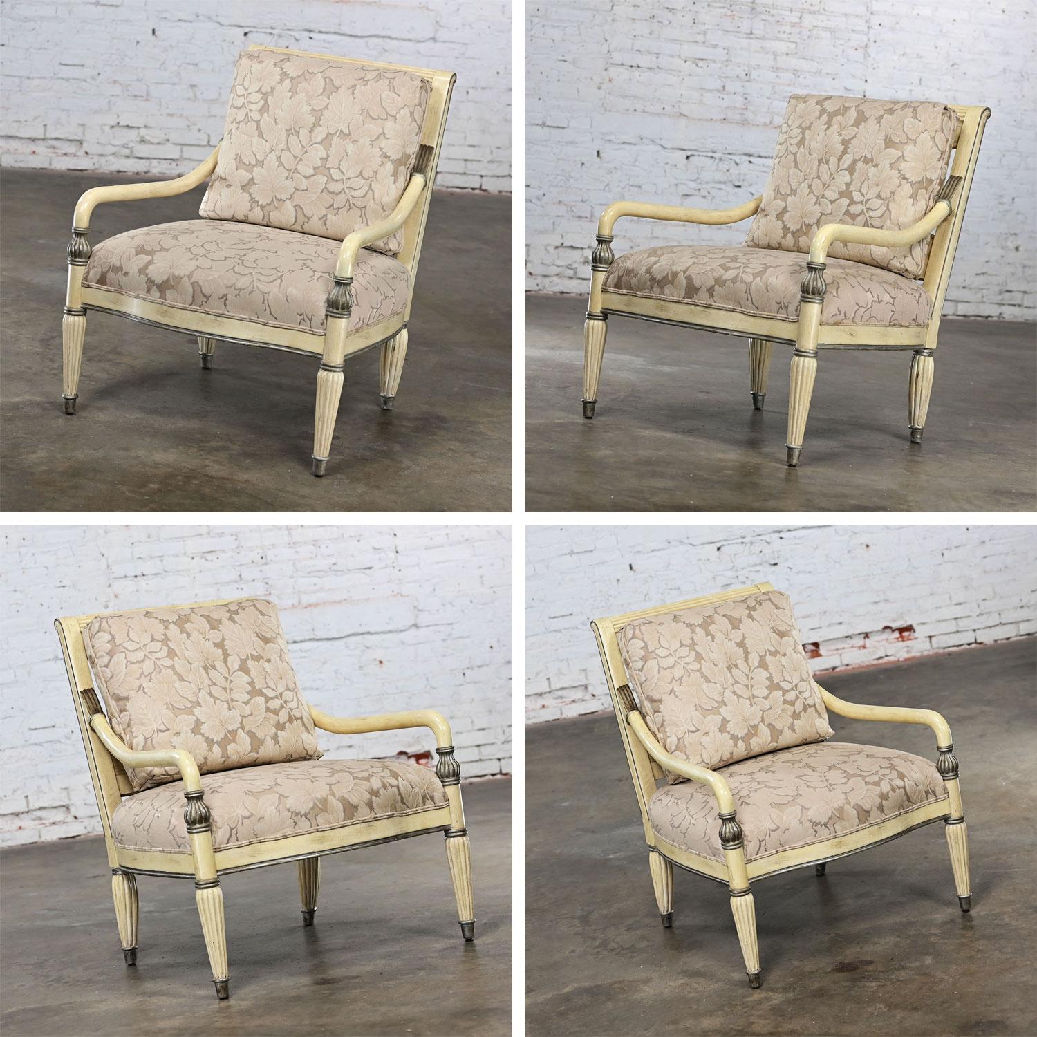 Sillón neoclásico de gran escala de los años 80 con acabado envejecido by Bernhardt en venta 7