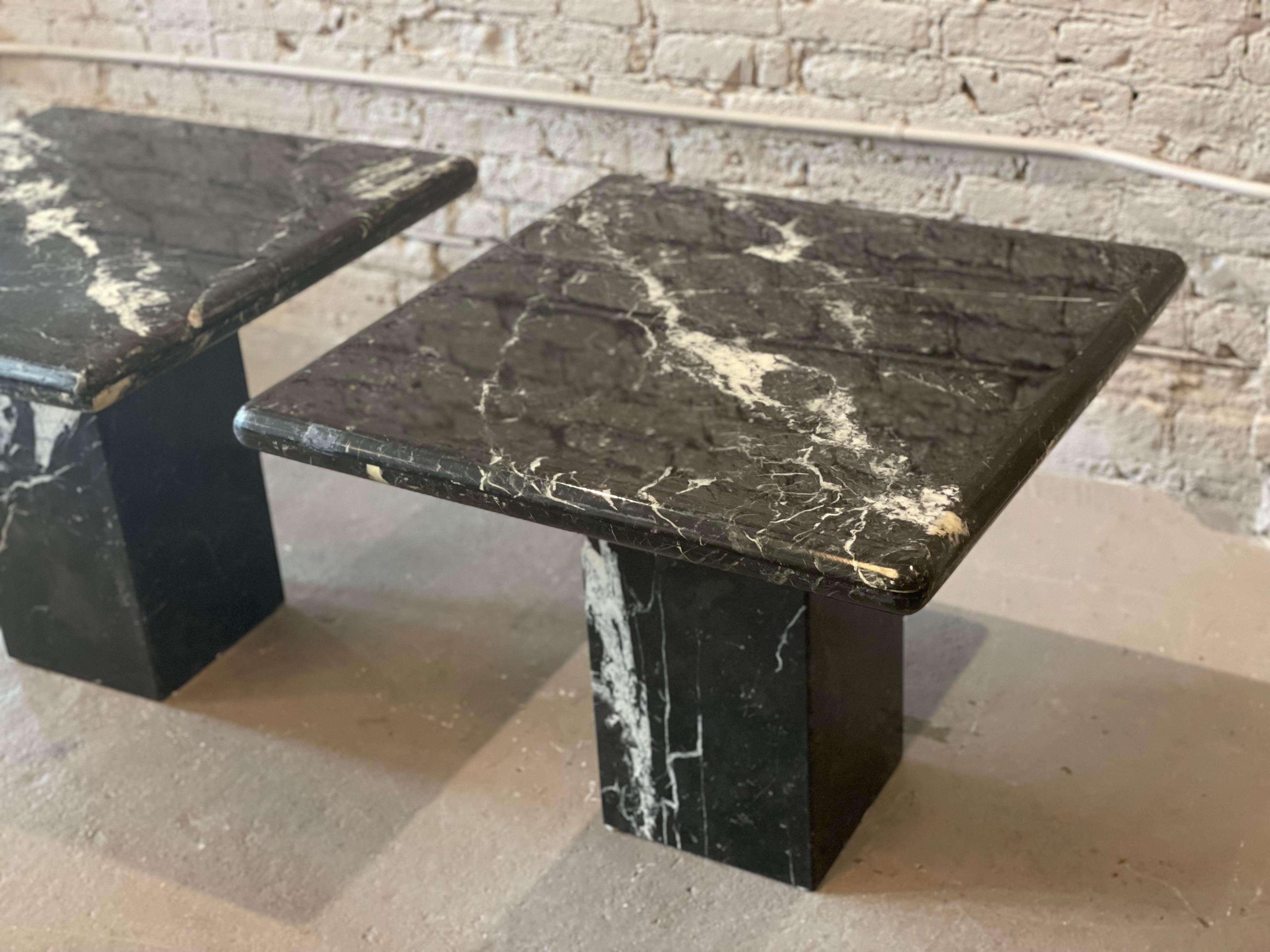 Mid-Century Modern 1980s Nero Marquina Black Marble Postmodern Side Tables, a Pair For Sale