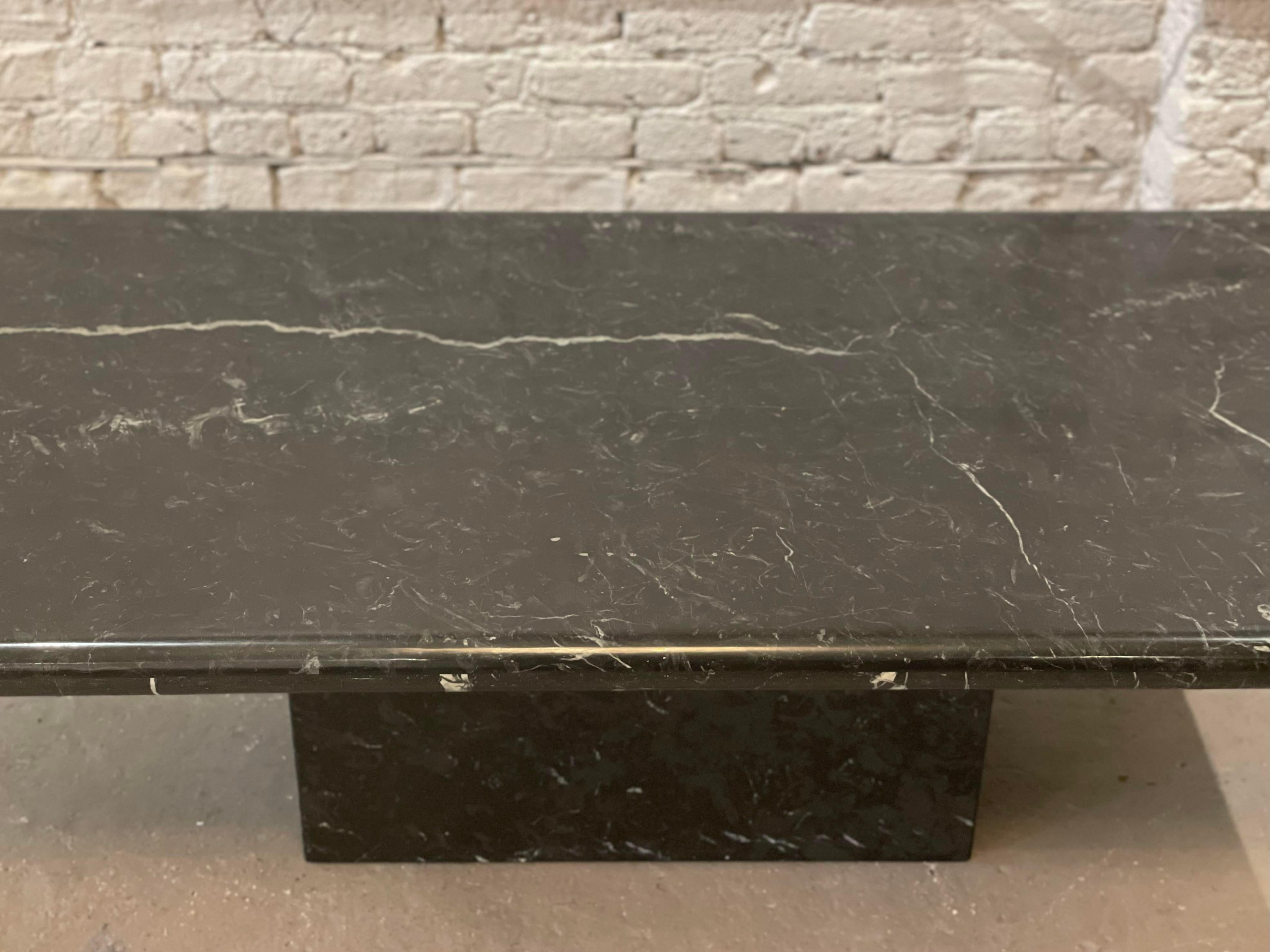 1980s Nero Marquina Postmodern Black Marble Coffee Table In Good Condition For Sale In Chicago, IL