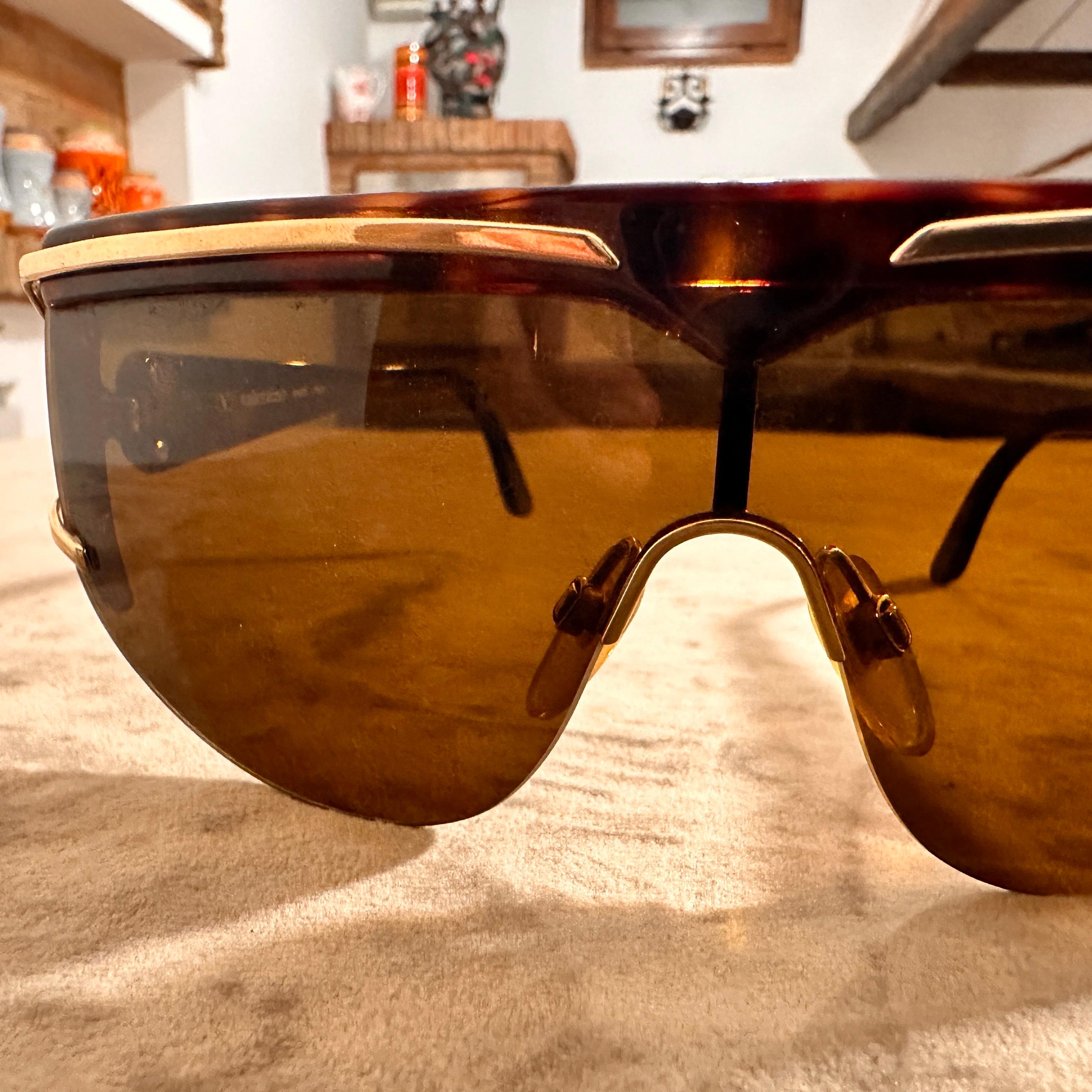1980s Never Worn Bold Valentino Tortoiseshell Shield Oversized Sunglasses For Sale 6