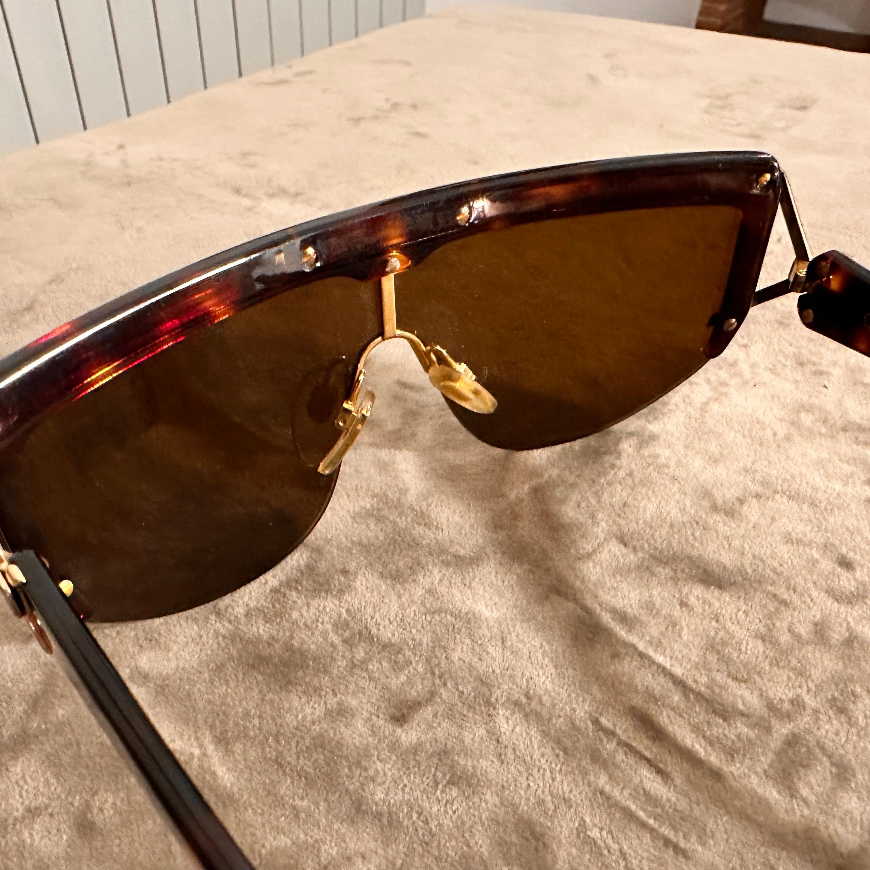 1980s Never Worn Bold Valentino Tortoiseshell Shield Oversized Sunglasses For Sale 3