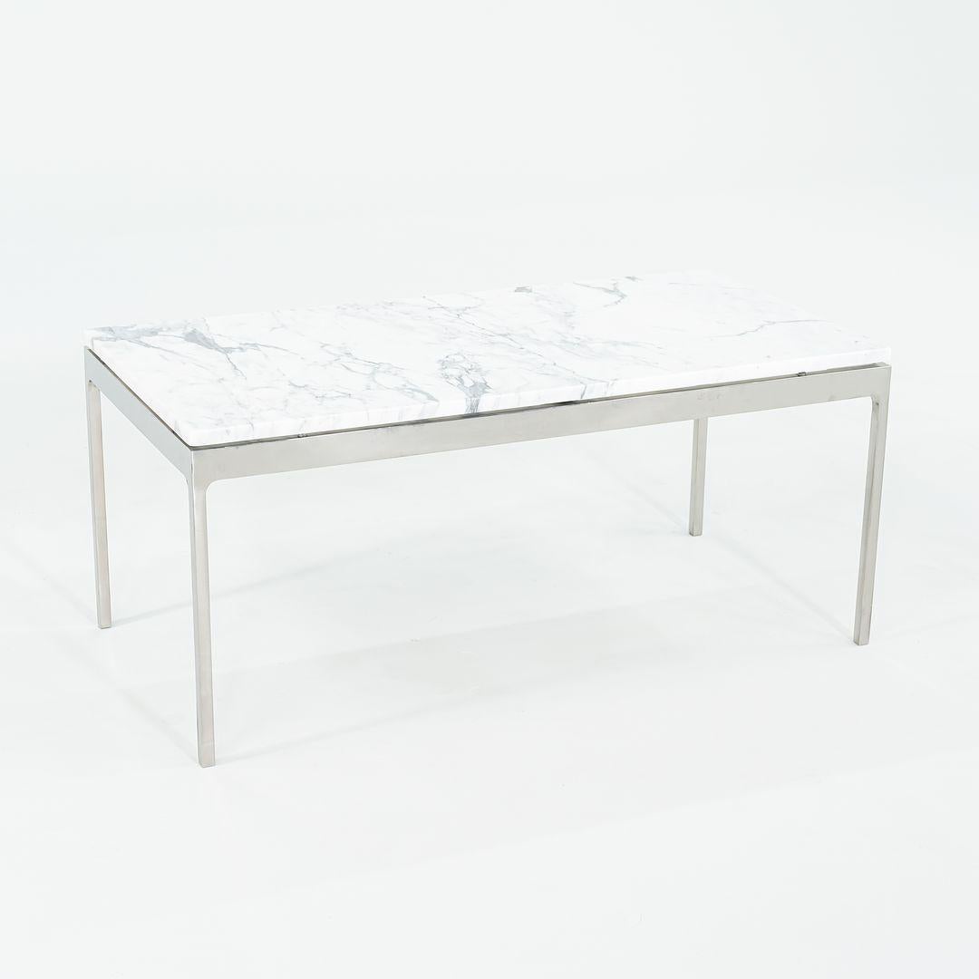 Moderne Table basse Nicos Zographos des années 1980 en acier inoxydable avec plateau en marbre en vente