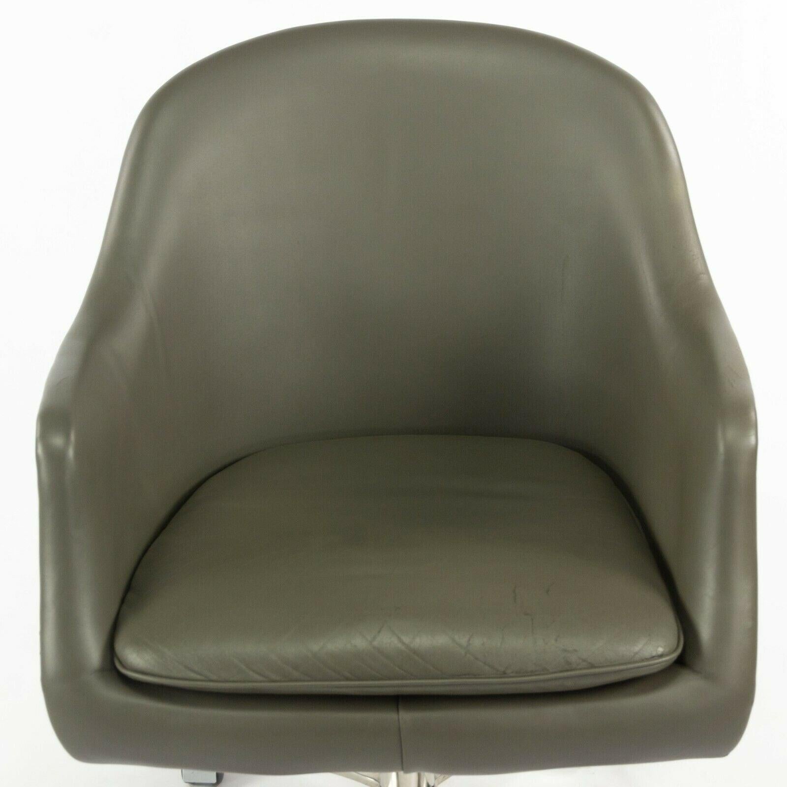 1980s Nicos Zographos Grey Leather Bucket Desk Chairs w/ Alpha Bases en vente 5
