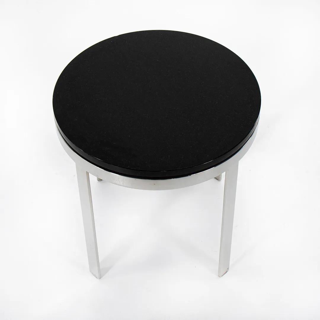 Moderne Table d'appoint Nicos Zographos des années 1980 en acier inoxydable poli avec plateau en marbre noir en vente