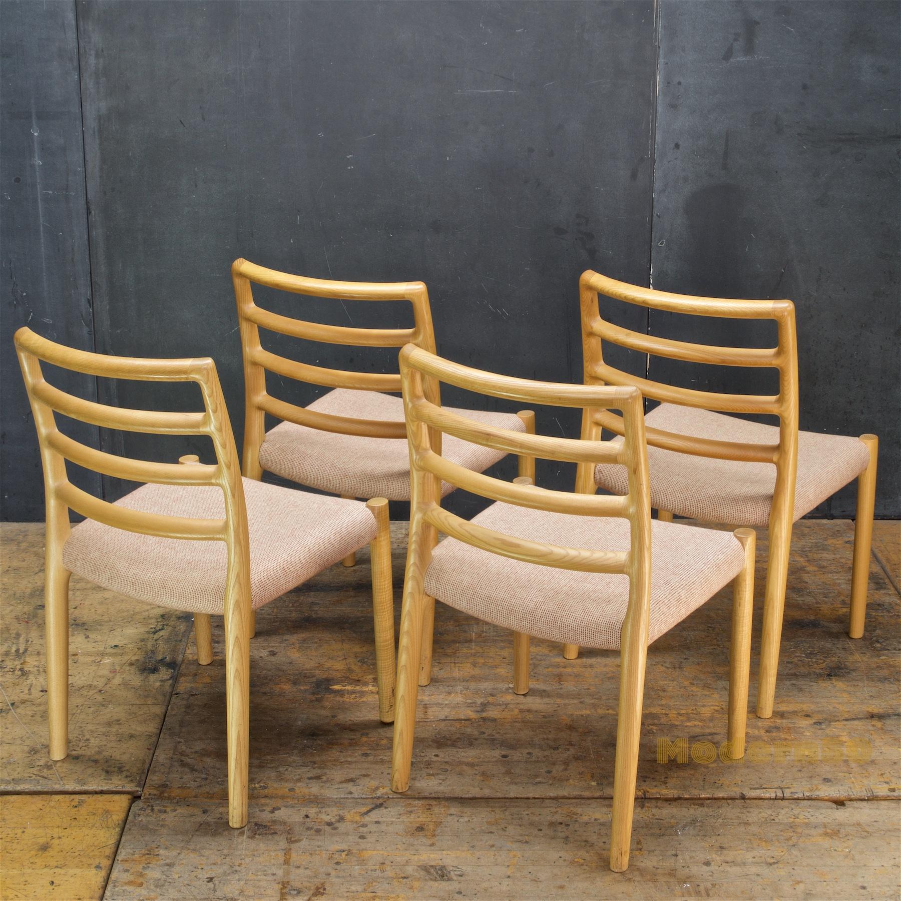 Laqué 6 chaises de salle à manger scandinaves tapissées danoises Mid-Century Modern Cabin Chalet en vente