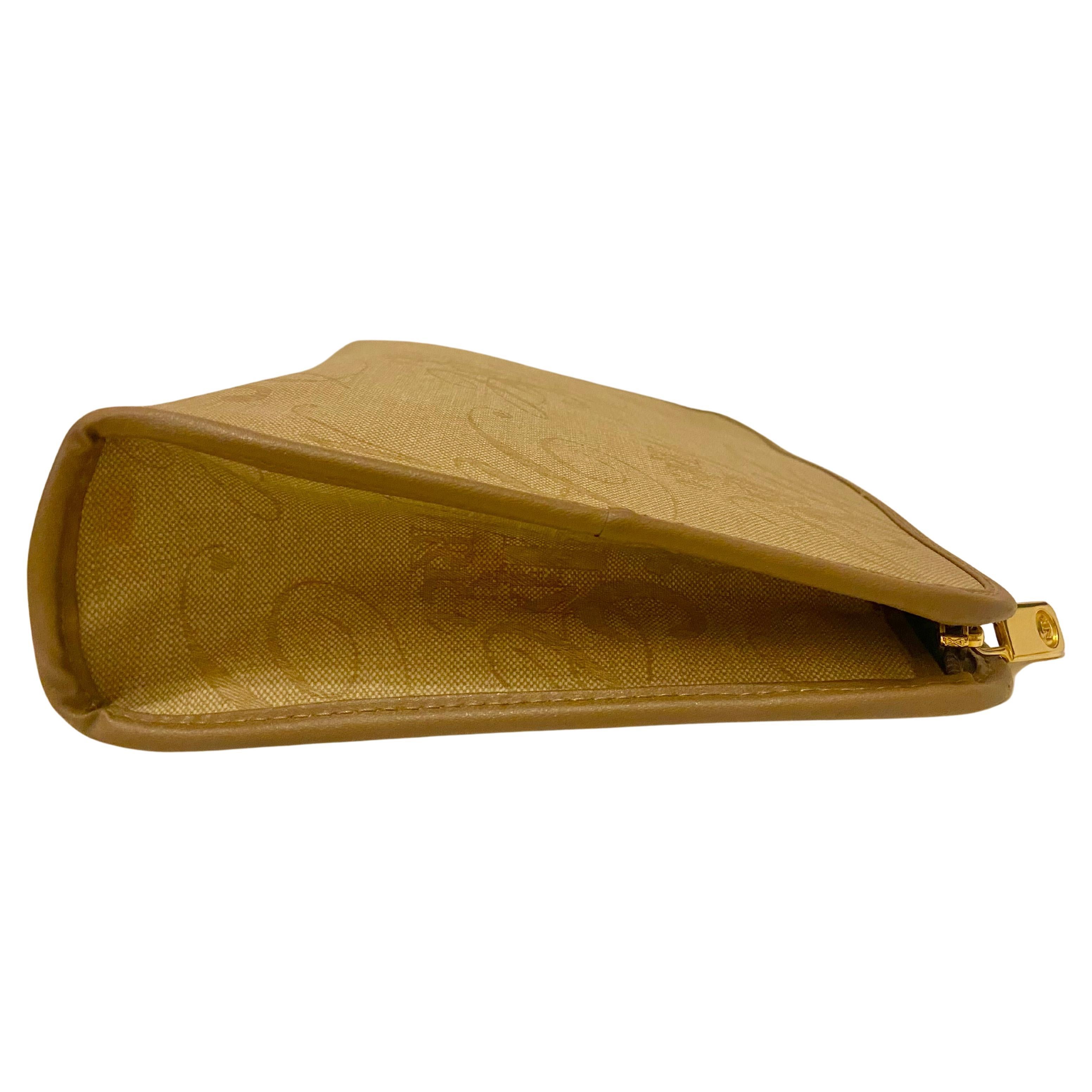 1980s Nina Ricci Brown Leather Gold Logo Clutch Bag For Sale 2