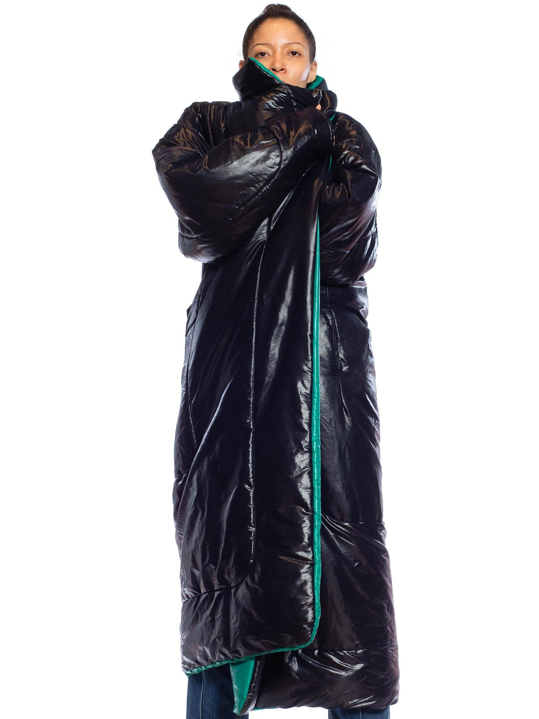 1980S NORMA KAMALI Black & Green Nylon Sleeping Bag Coat For Sale 2