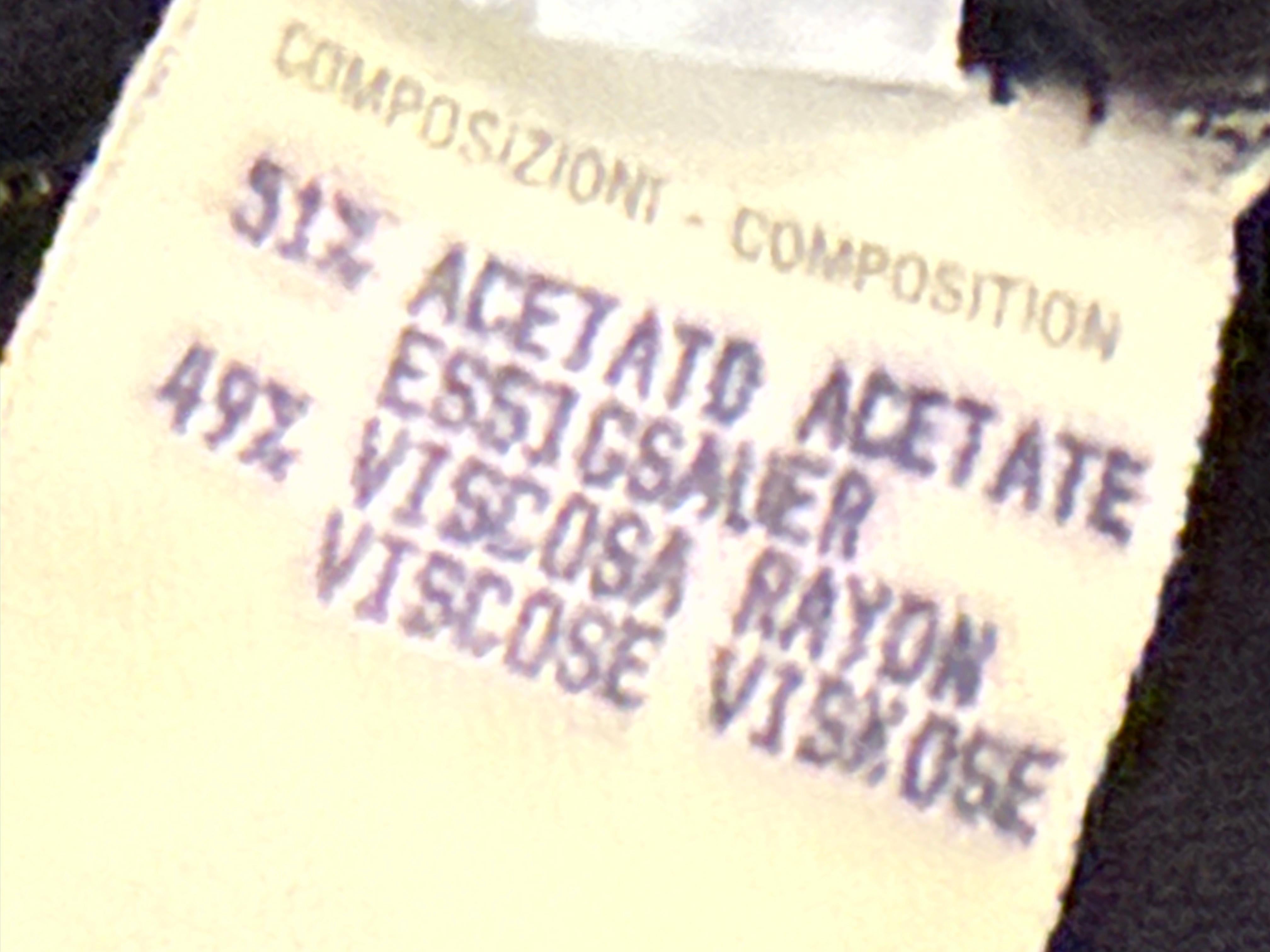 Abito nero di ispirazione anni '80 di Norma Kamali in crepe di rayon con giogo sulla spalla con perline in vendita 14