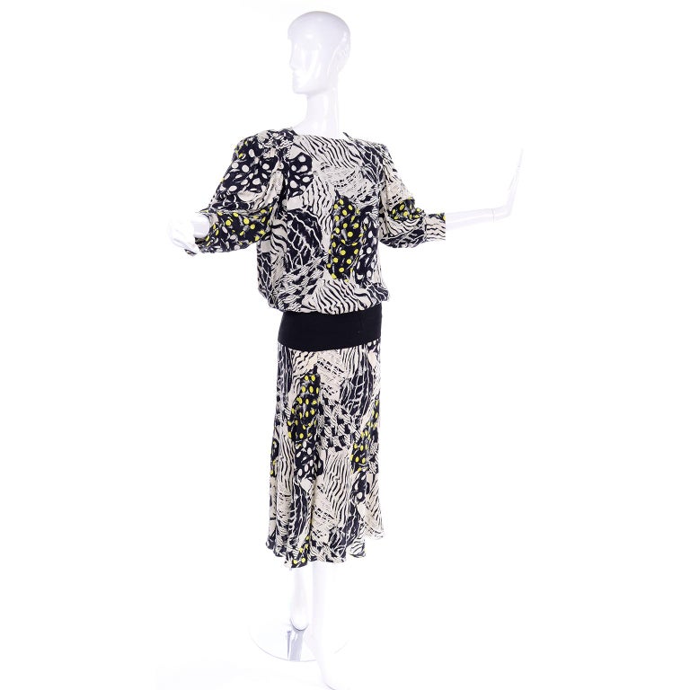 1980s Norma Walters Black & White Abstract Bold Print Silk Dress W/ Yellow Dots For Sale 3