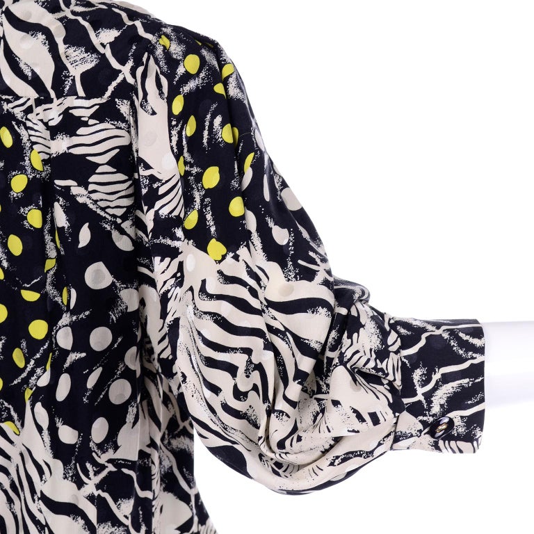 1980s Norma Walters Black & White Abstract Bold Print Silk Dress W/ Yellow Dots For Sale 4