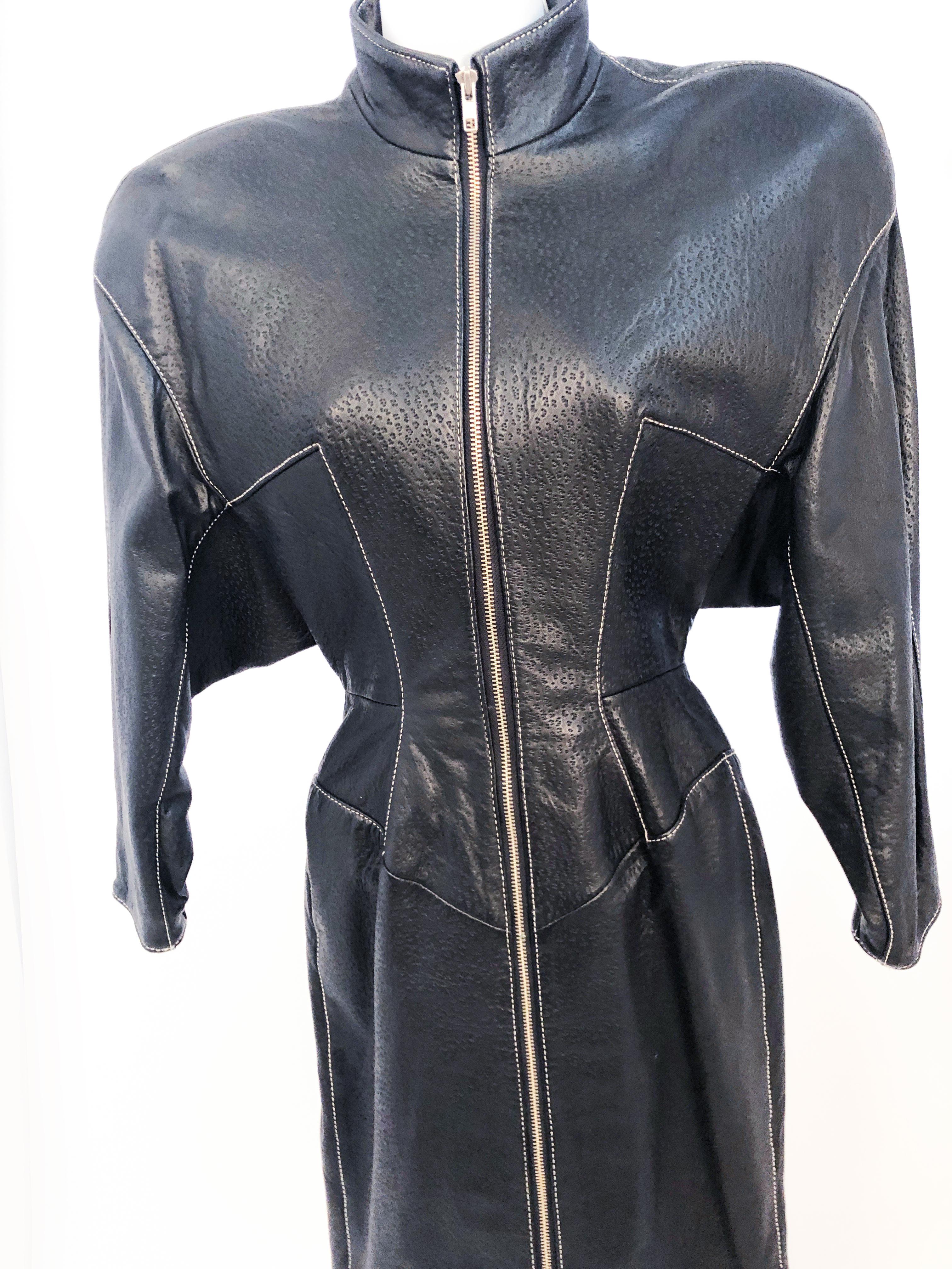 1980er North Beach Schwarzes Kleid aus geprägtem Lammleder im Zustand „Gut“ im Angebot in San Francisco, CA