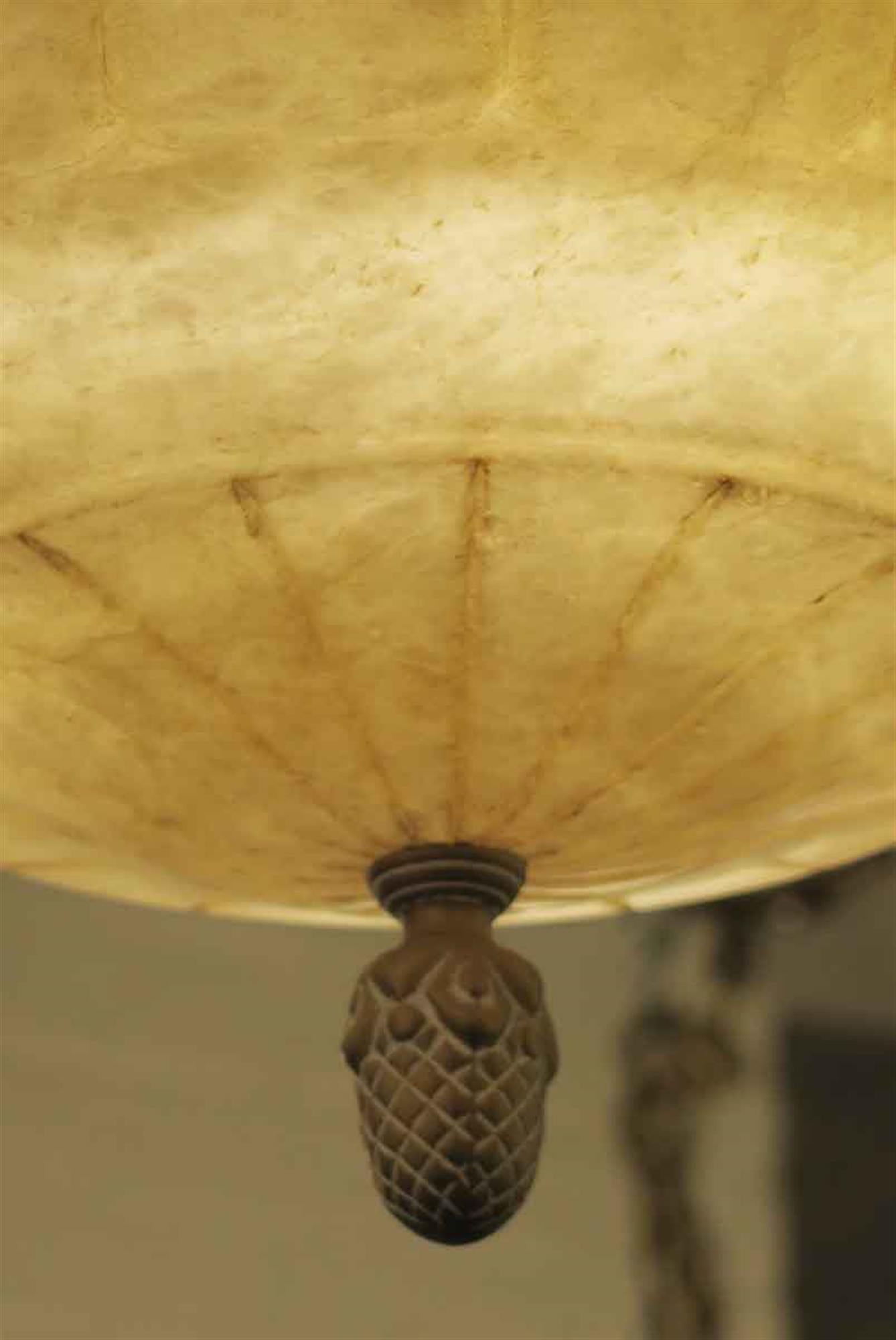 Laiton Plafonnier à encastrer des années 1980 NYC Waldorf Astoria Hotel Alabaster Semi Flush Mount Dish Ceiling Light