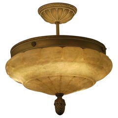 Plafonnier à encastrer des années 1980 NYC Waldorf Astoria Hotel Alabaster Semi Flush Mount Dish Ceiling Light