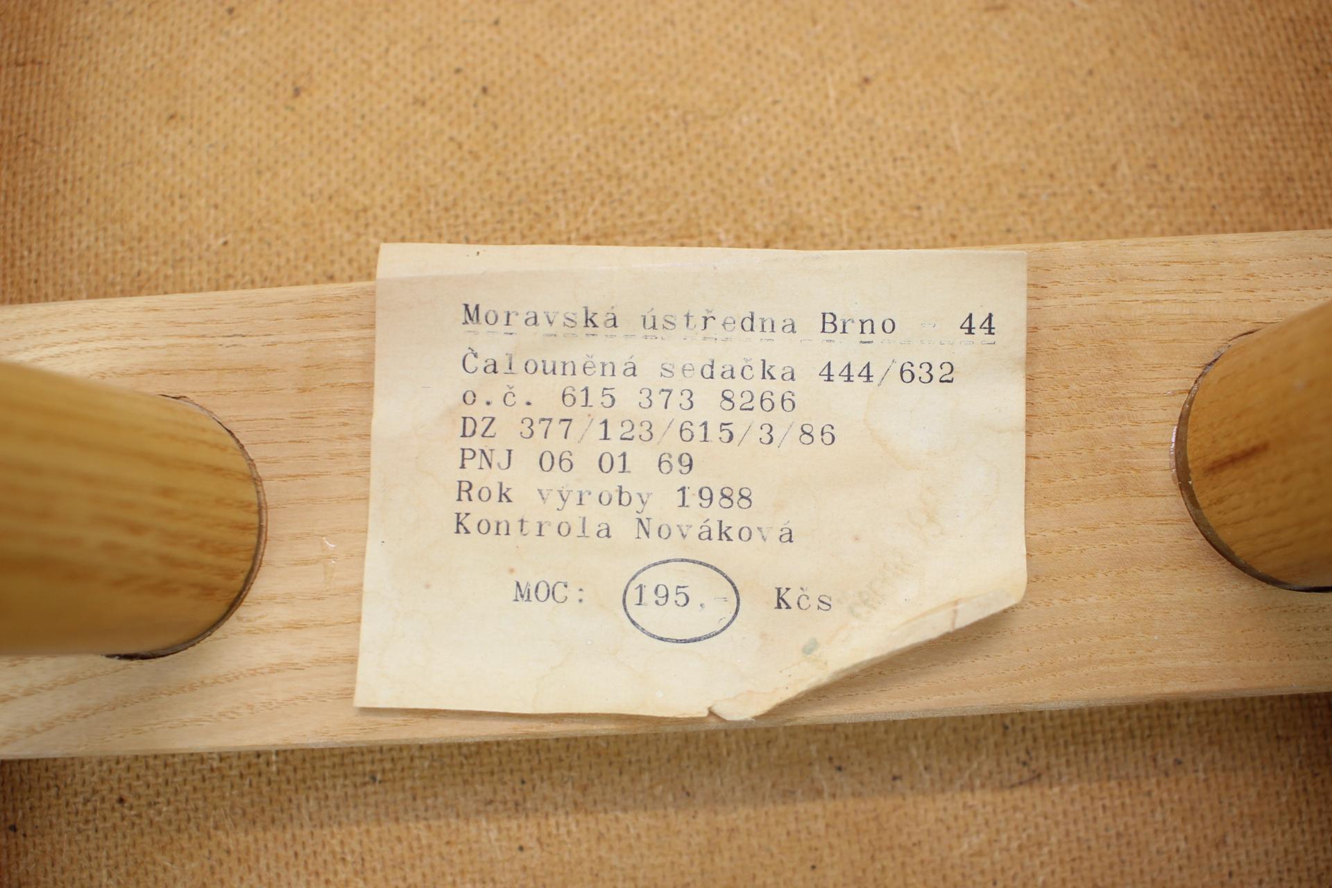 Fin du 20e siècle Tabouret en chêne des années 1980, Tchécoslovaquie en vente