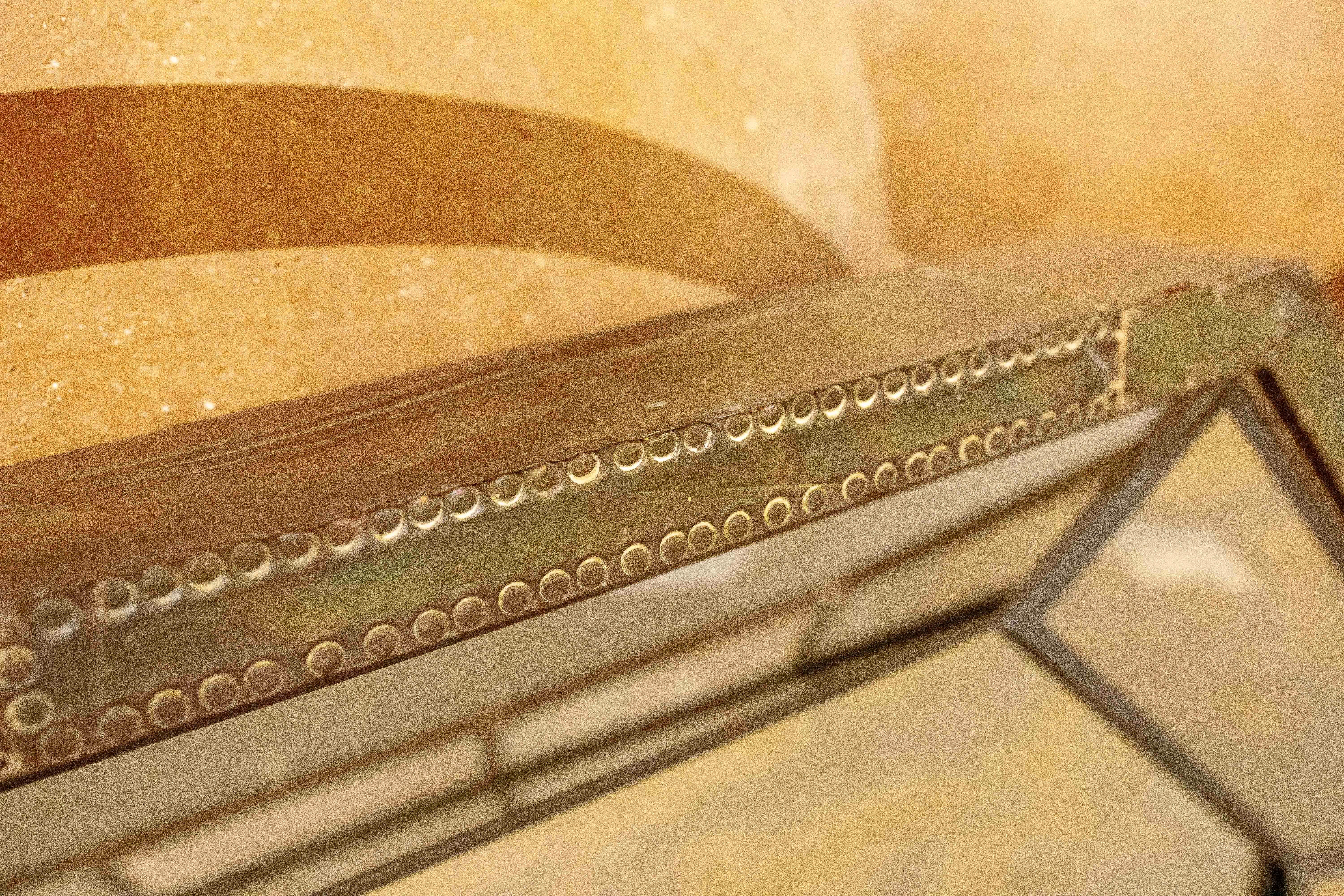 Miroir octogonal des années 1980 avec cadre en métal AGE, signé Rodolfo Dubarry. en vente 6