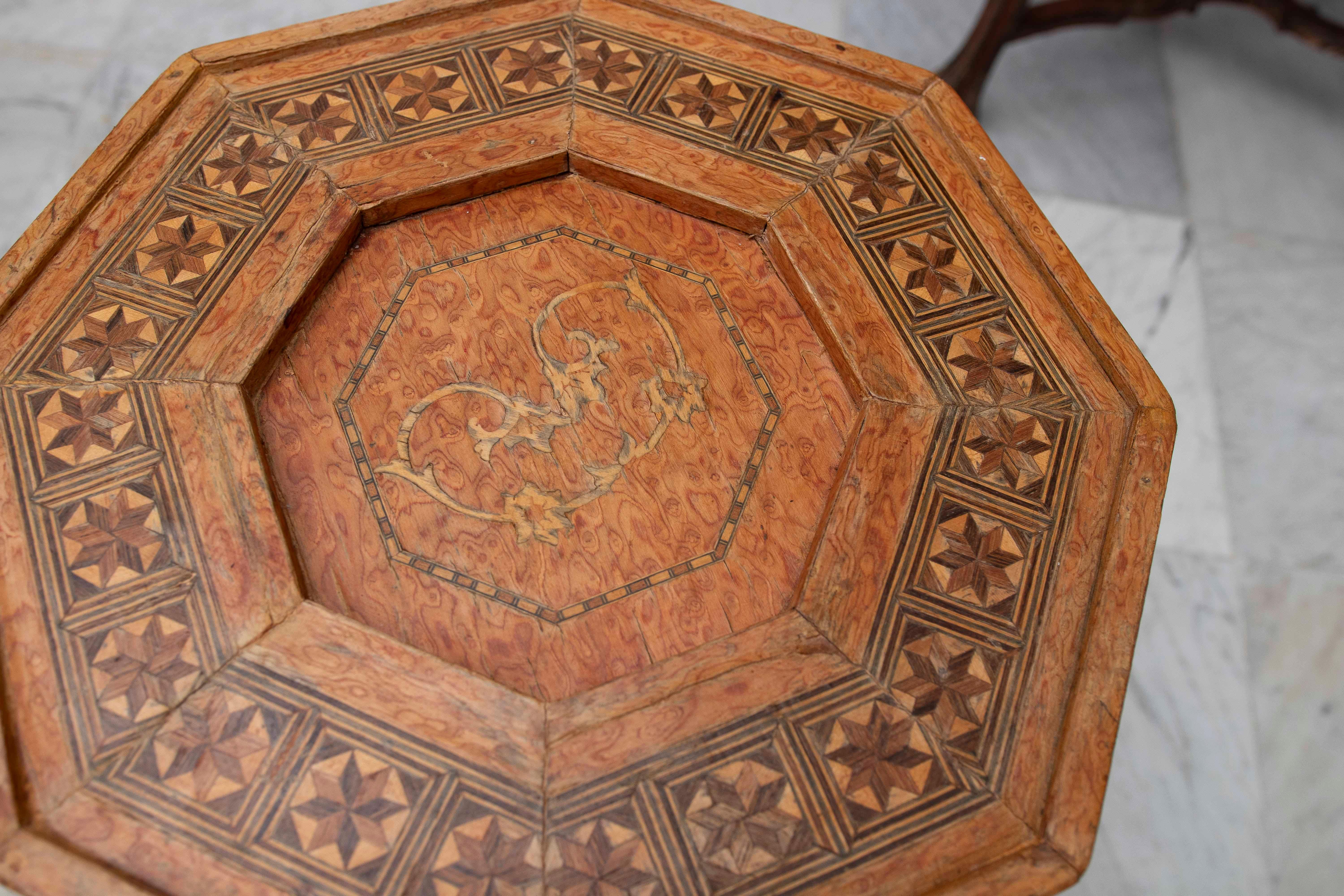 1980s Octagonal Wooden Side Table with Inlaid. For Sale 4