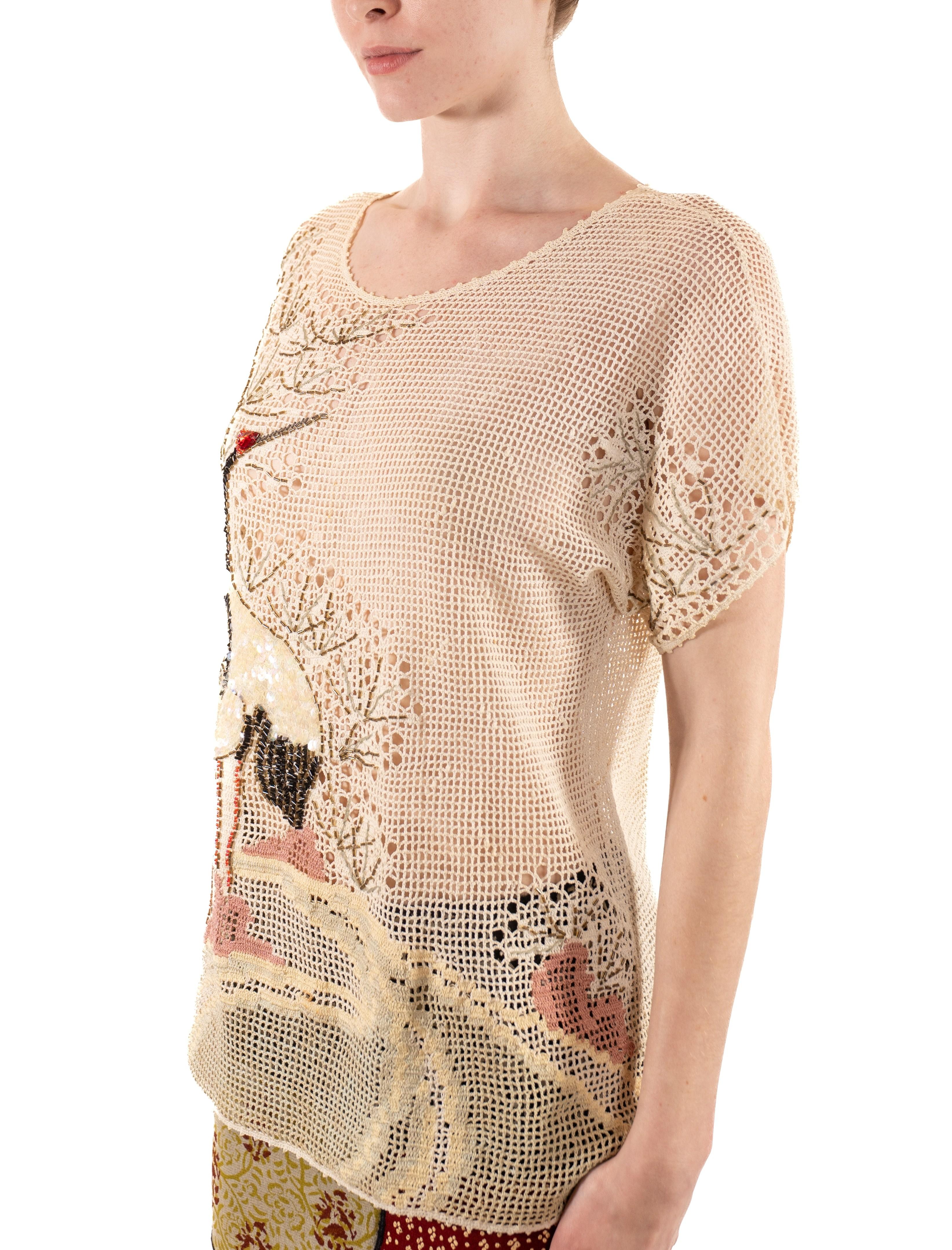 1980S Off White Hand Beaded Cotton Crochet Lace Crane Top (Top de grue en coton crocheté perlé à la main) Bon état - En vente à New York, NY