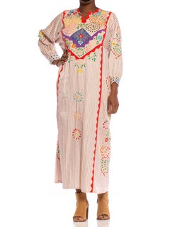 1980S Off White & Peach Cotton / Rayon Seersucker Colorfully Embroidered Kaftan