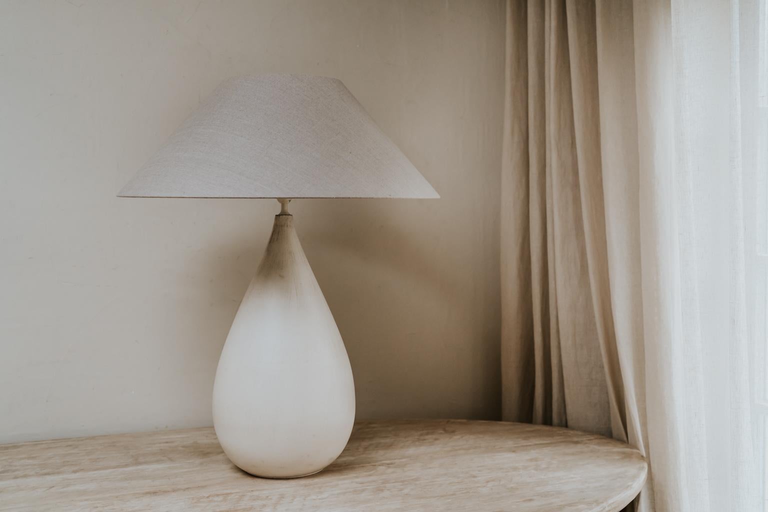 French 1980s Off-White Ceramic Lamp