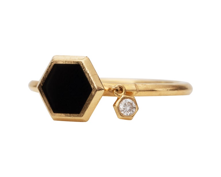 1980s Onyx and Diamond 18 Karat Yellow Gold Ring For Sale at 1stDibs