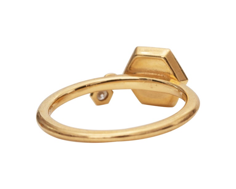 1980s Onyx and Diamond 18 Karat Yellow Gold Ring For Sale at 1stDibs