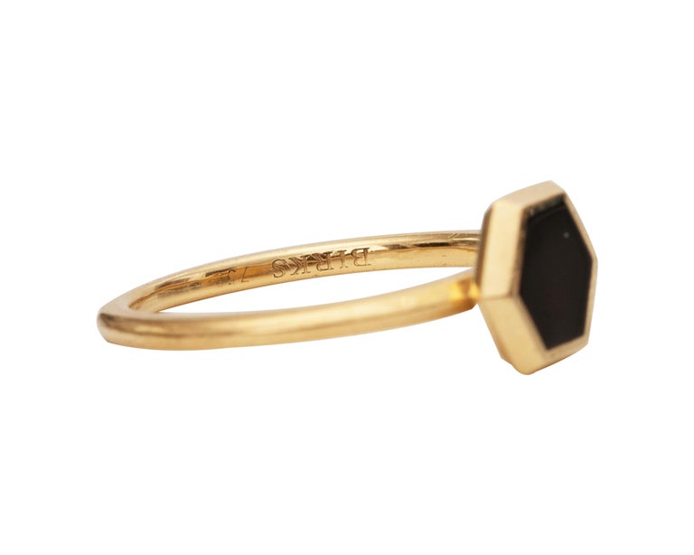 1980s Onyx and Diamond 18 Karat Yellow Gold Ring For Sale at 1stDibs