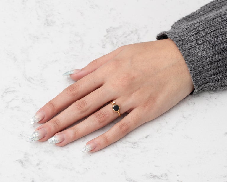 1980s Onyx and Diamond 18 Karat Yellow Gold Ring For Sale at 1stDibs