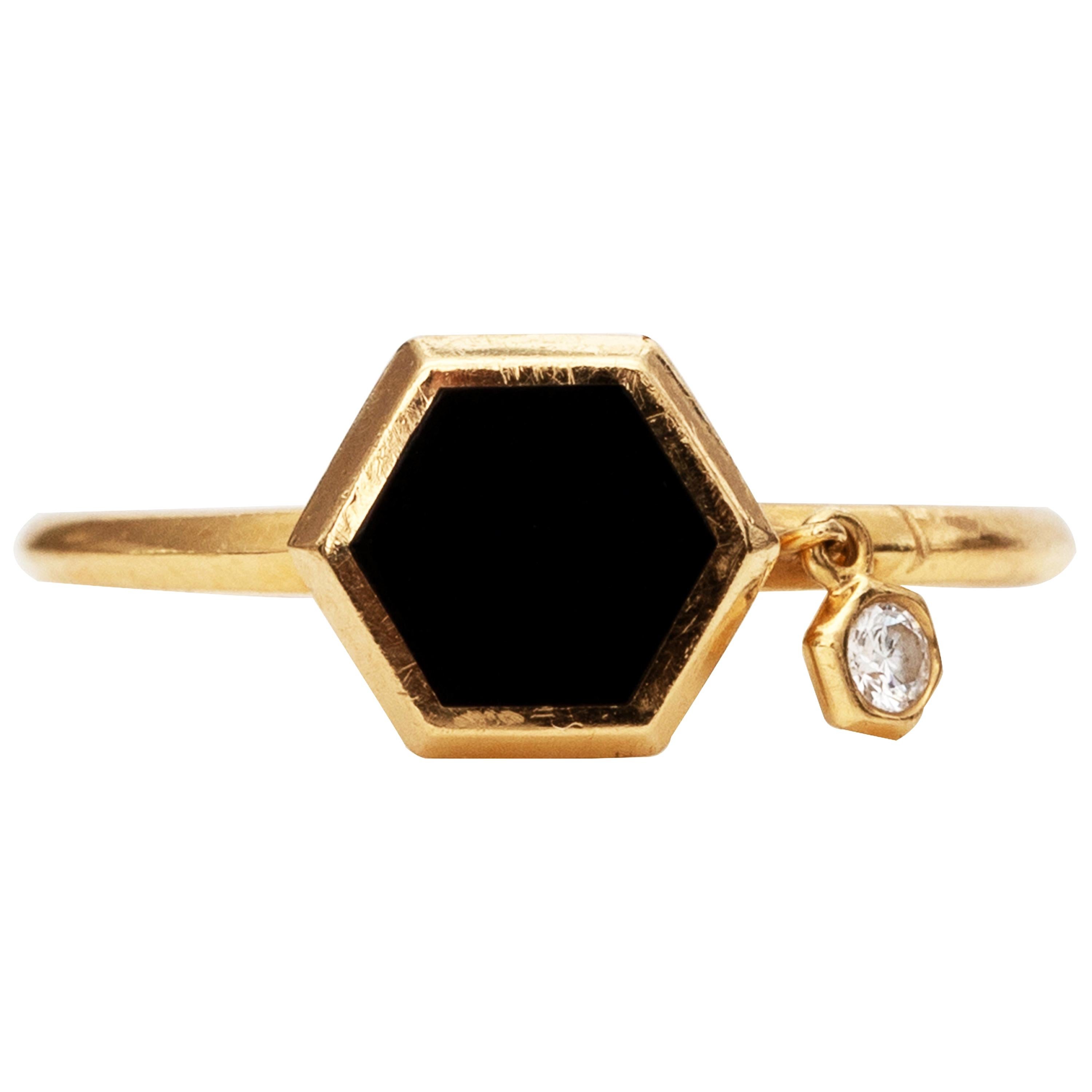 1980s Onyx and Diamond 18 Karat Yellow Gold Ring