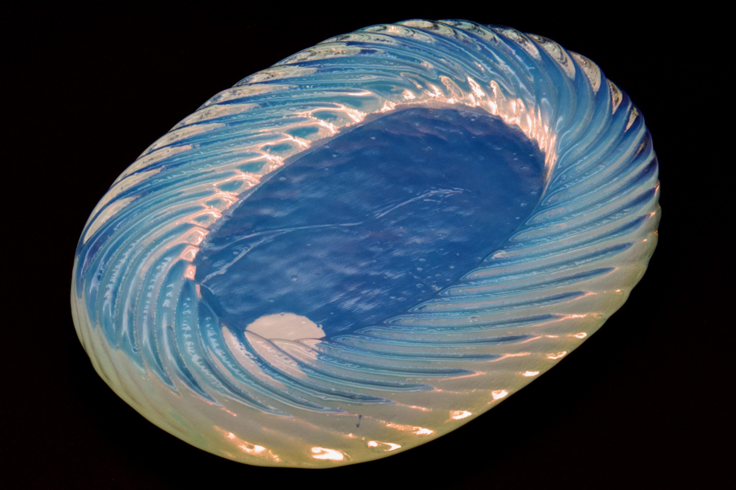 Luxurious and extremely beautiful 1980s vide poche or catchall. Hand made in Murano, Italy from Opaline Glass.

Ideal for daily jewelry, earrings, rings, bracelets etc.

This stunning opaline glass reflects, diffuses and warps light in extraordinary