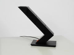 Lámpara de sobremesa Optelma modelo Z-LITE Design of Switzerland de los años 80