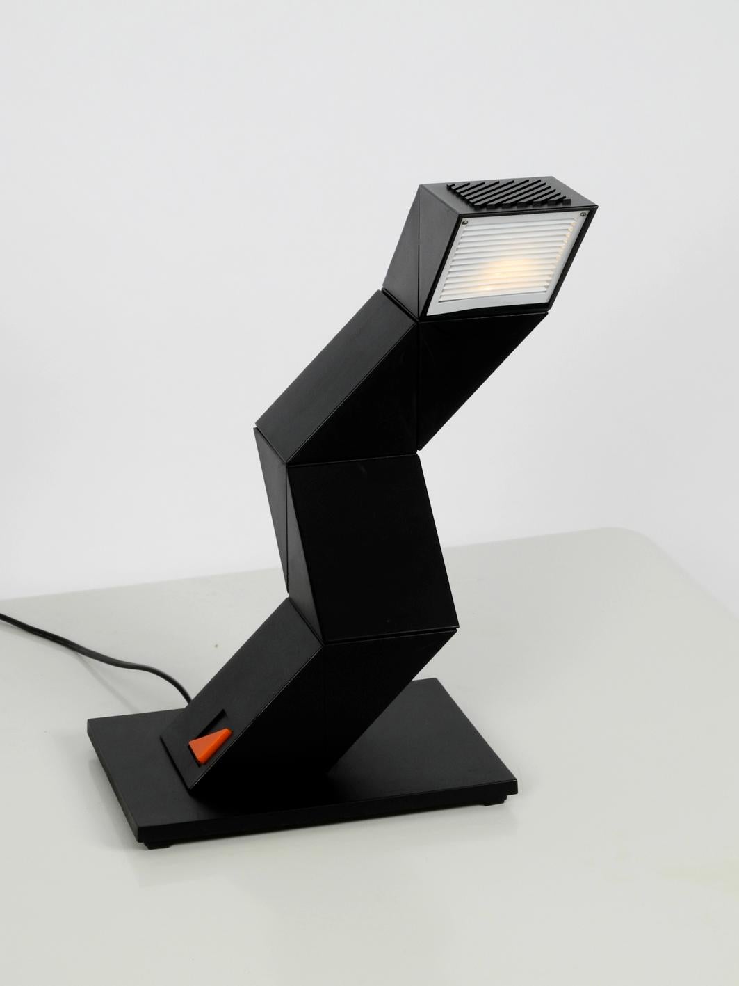 Late 20th Century 1980s Optelma Sculpture Table Lamp Model Z-LITE Design of Switzerland