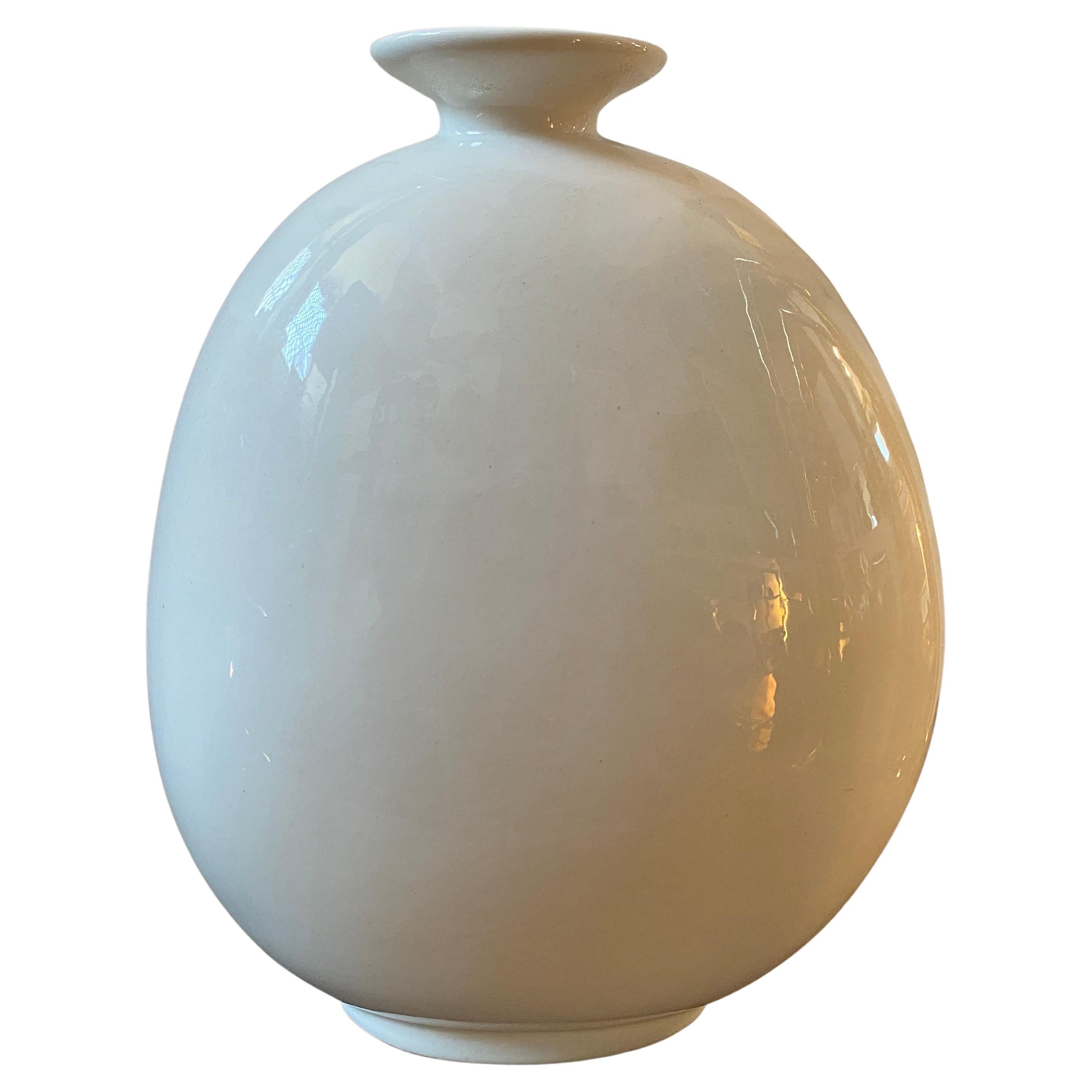 1980s Organic Modern White Ceramic Italian Oval Vase by Ceramica Plinio
