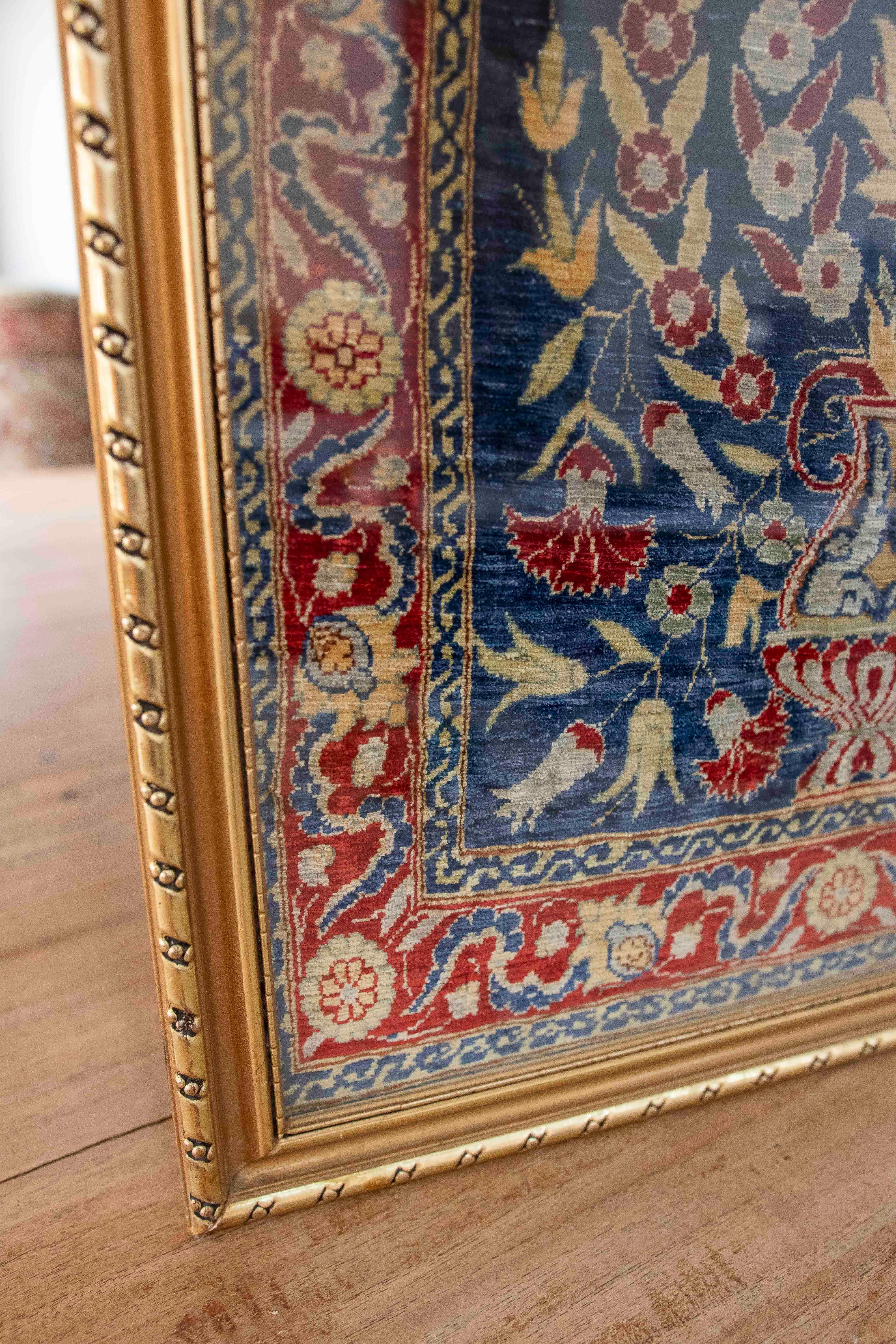 XX secolo Arazzo floreale orientale degli anni '80 con vaso da centrotavola in vendita