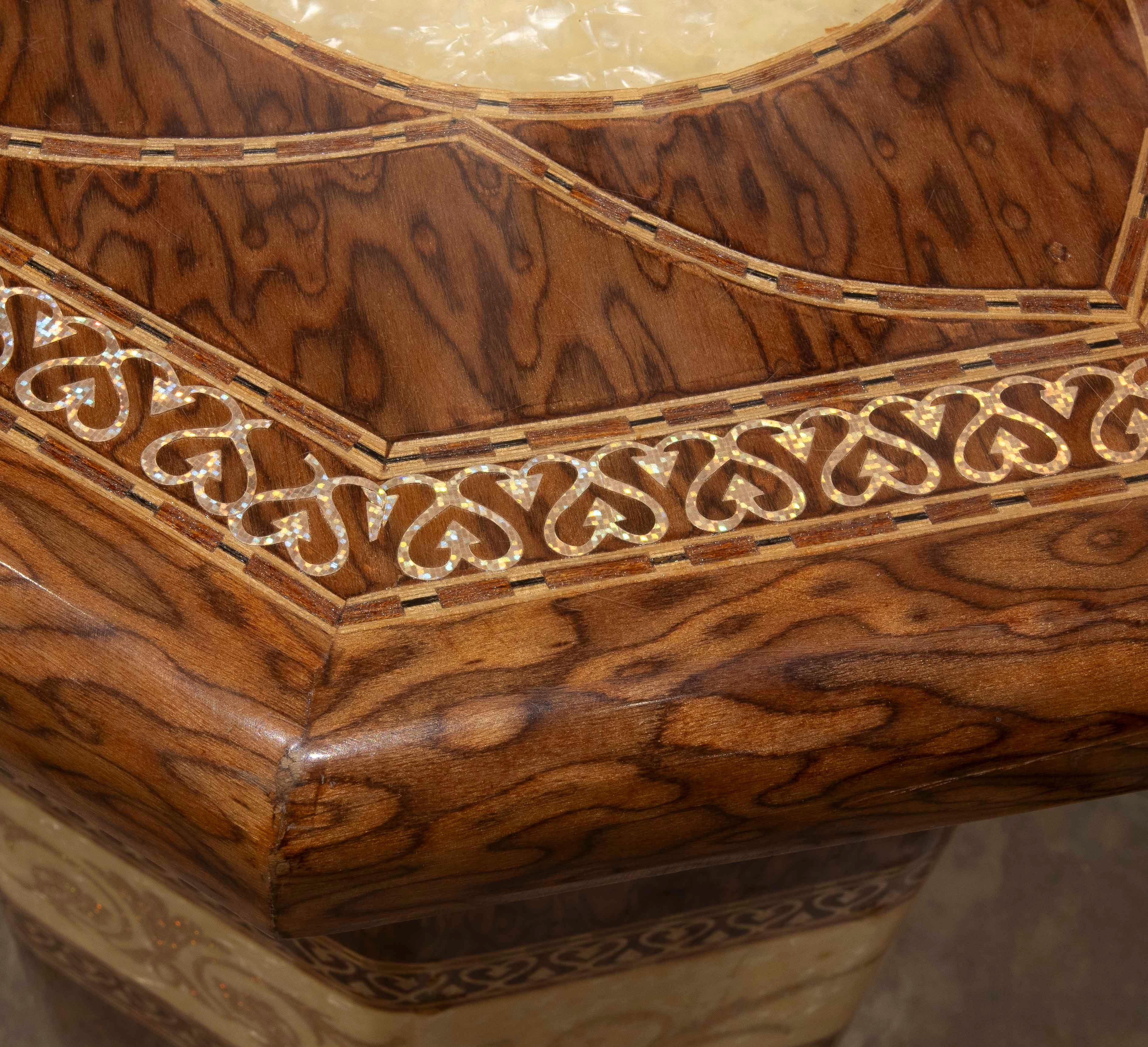 1980s  Oriental Style Octagonal Side Table in Wood and Resin For Sale 2