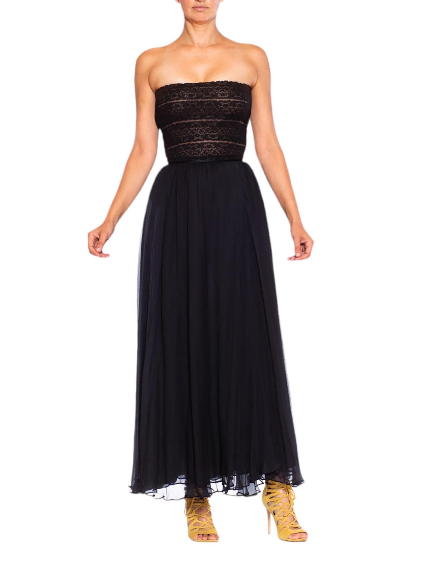 1980S OSCAR DE LA RENTA Black Silk Chiffon & Lace Strapless Gown XS In Excellent Condition For Sale In New York, NY