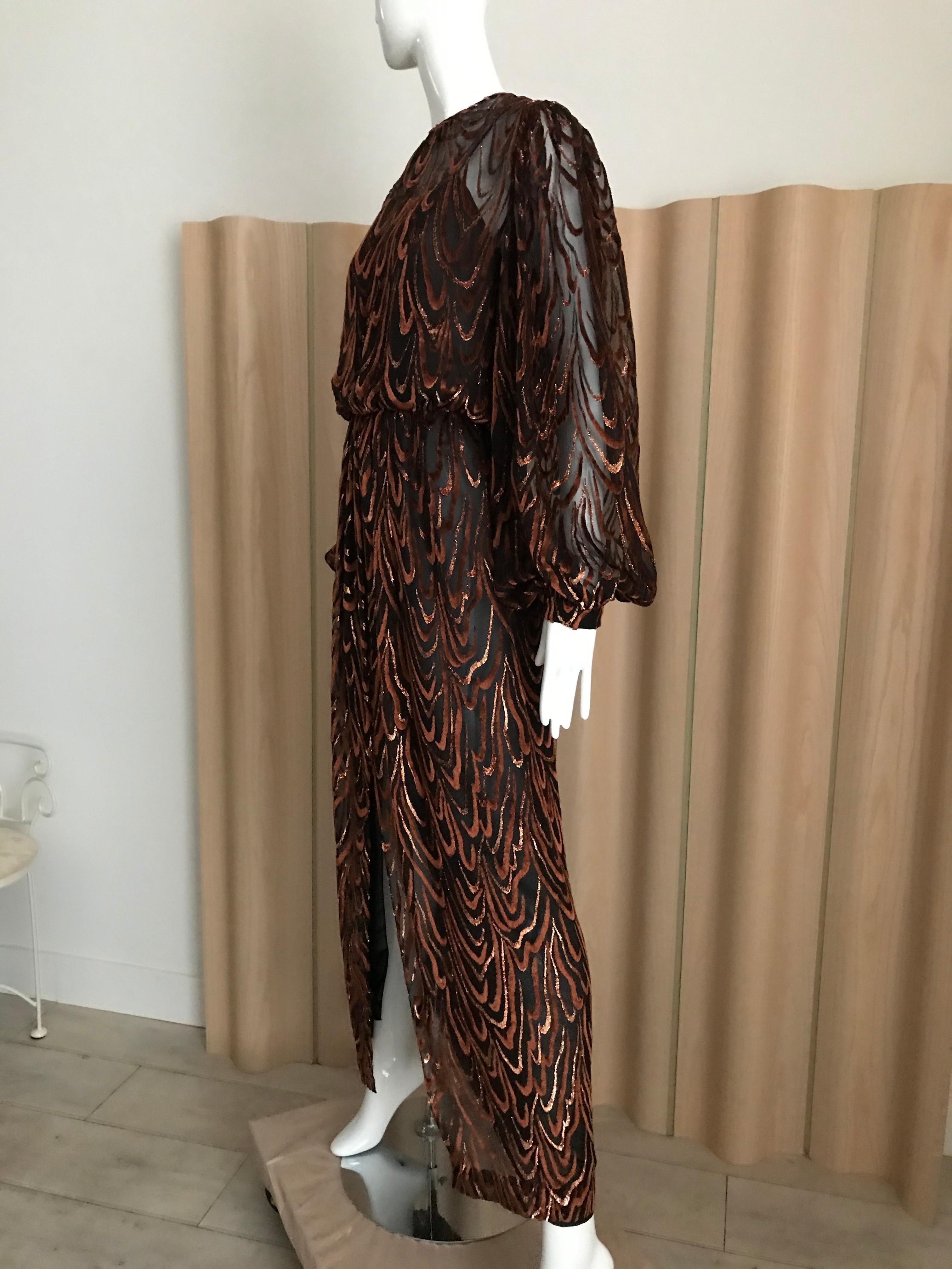 1980s Oscar De La Renta Brown Silk Velvet Long Sleeve Dress In Excellent Condition In Beverly Hills, CA