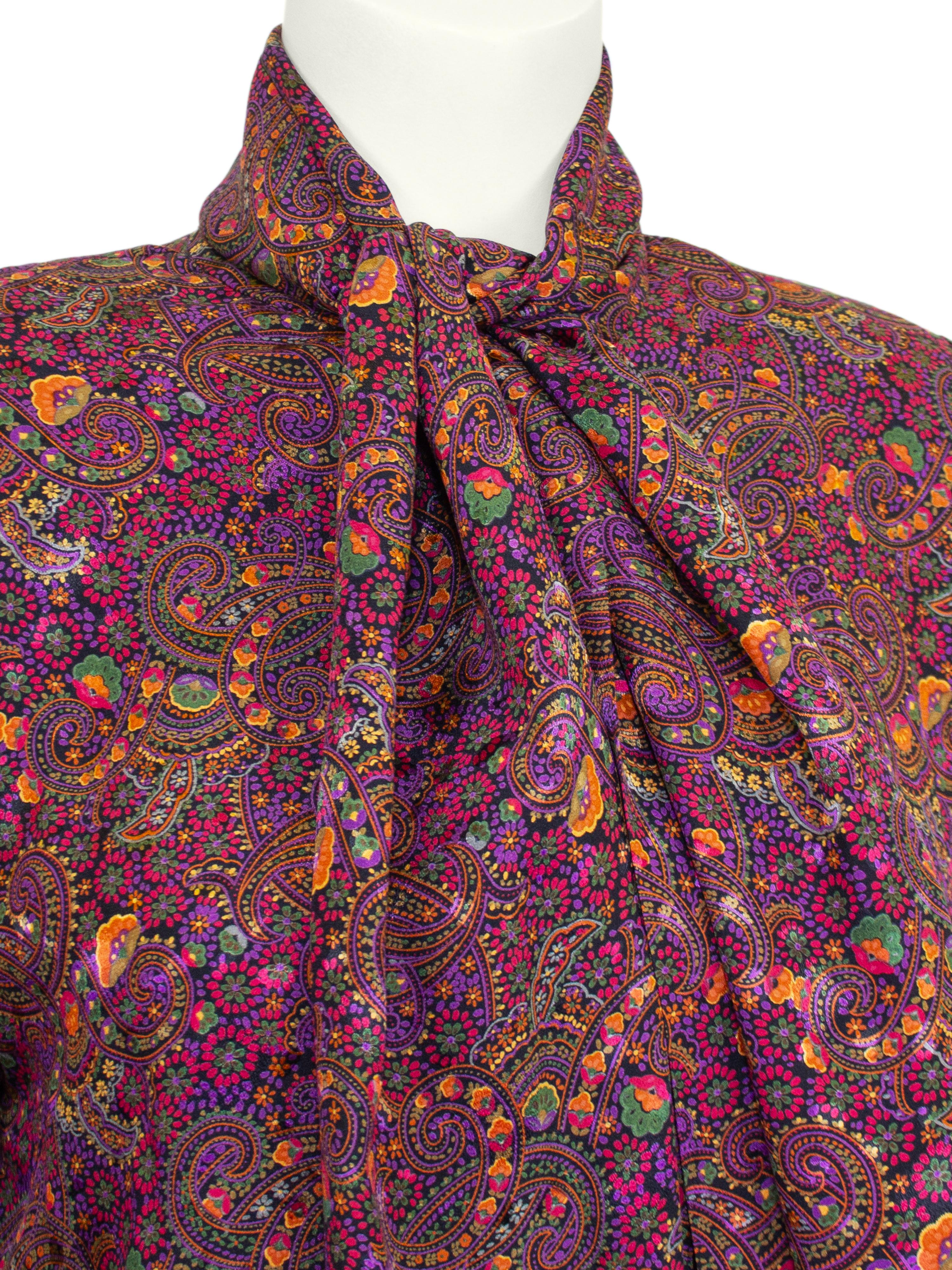 1980s Oscar de la Renta Pink and Purple Paisley Printed Bow Blouse In Good Condition For Sale In Toronto, Ontario