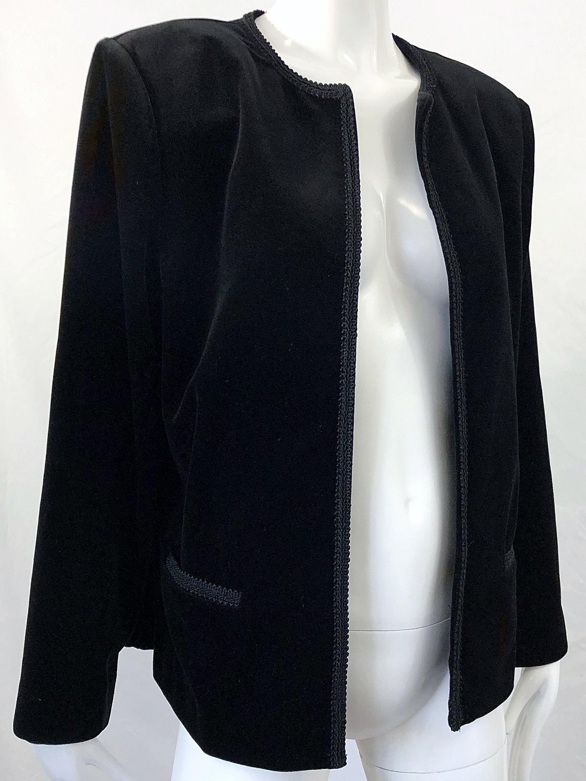 1980s Oscar de la Renta Size 16 Black Velvet Embroidered Vintage 80s Jacket For Sale 7