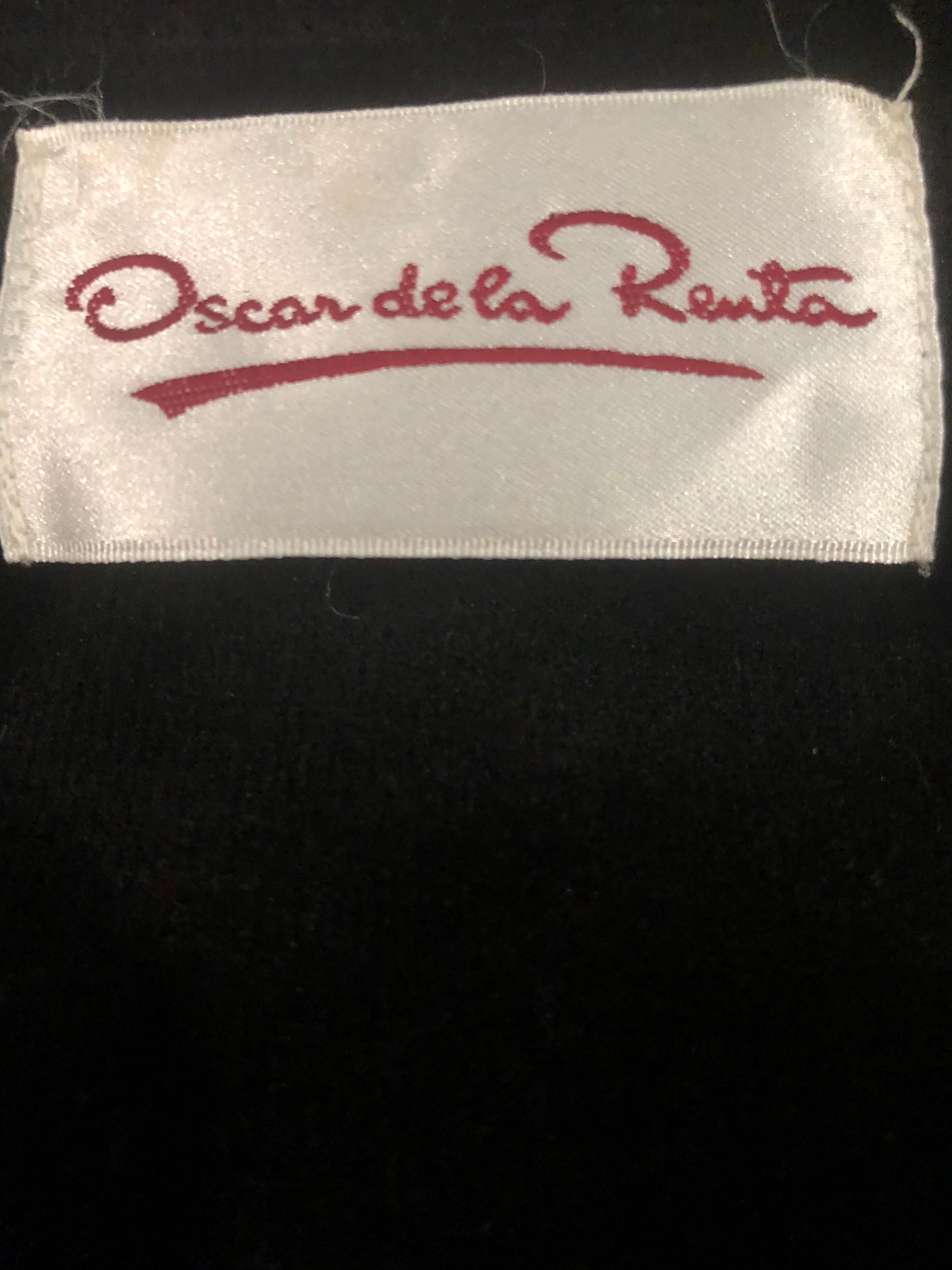 1980s Oscar de la Renta Size 16 Black Velvet Embroidered Vintage 80s Jacket In Excellent Condition For Sale In San Diego, CA