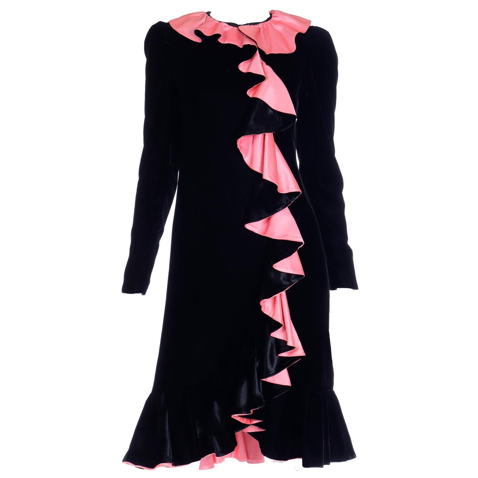 1980s Oscar de la Renta Vintage Black Velvet Dress w Pink Satin Ruffles For Sale 5