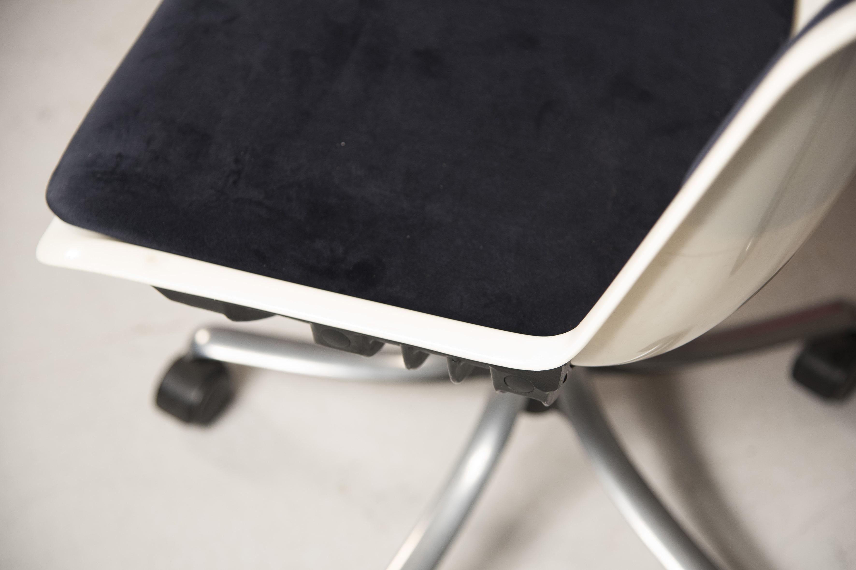 Osvaldo Borsani pour Tecno fauteuils de bureau à roulettes pivotantes des années 1980 en vente 7