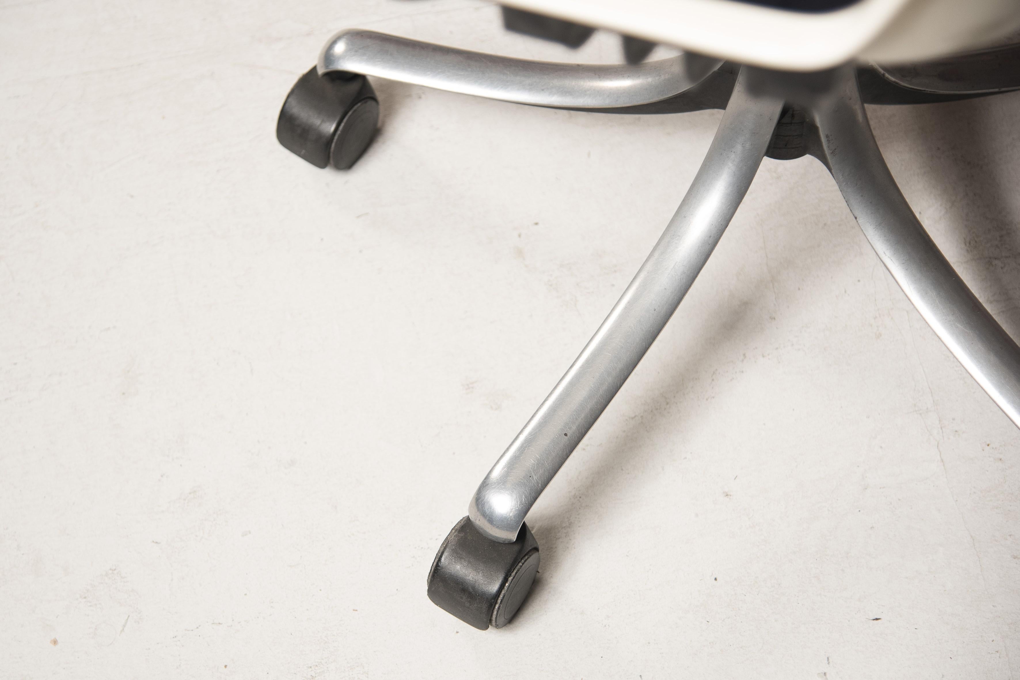 Osvaldo Borsani pour Tecno fauteuils de bureau à roulettes pivotantes des années 1980 en vente 8