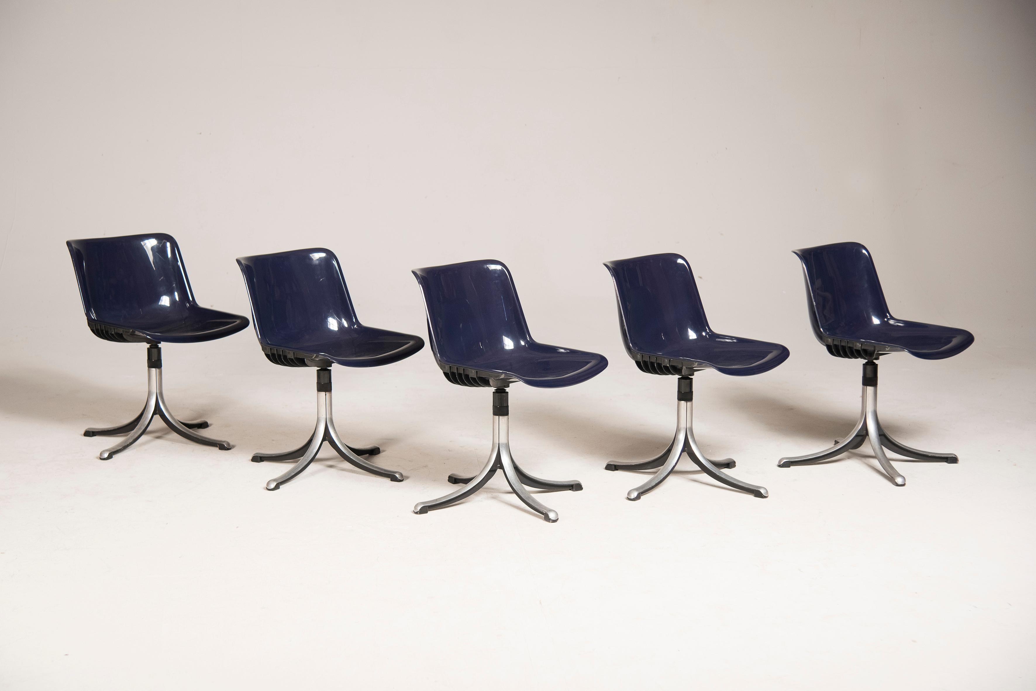 1980s Osvaldo Borsani for Tecno Swivel Wheeled Office Chairs For Sale 11