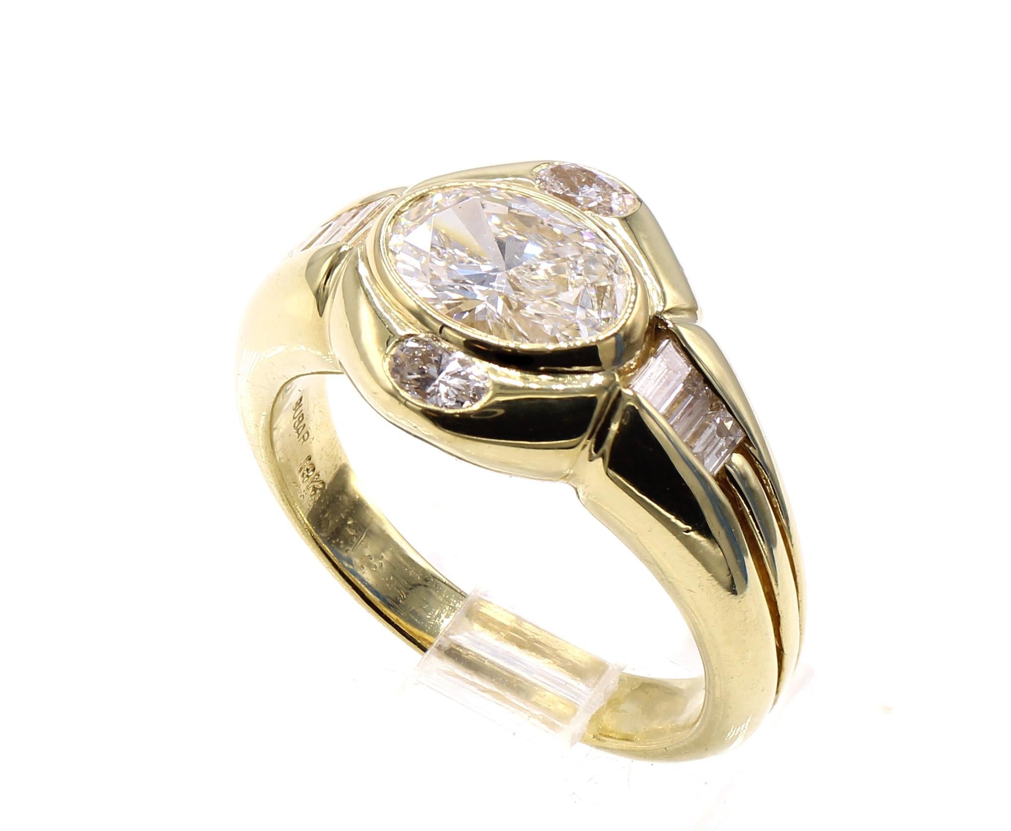 Bague de fiançailles en or jaune 18 carats avec diamant ovale certifié des années 1980 Excellent état - En vente à New York, NY
