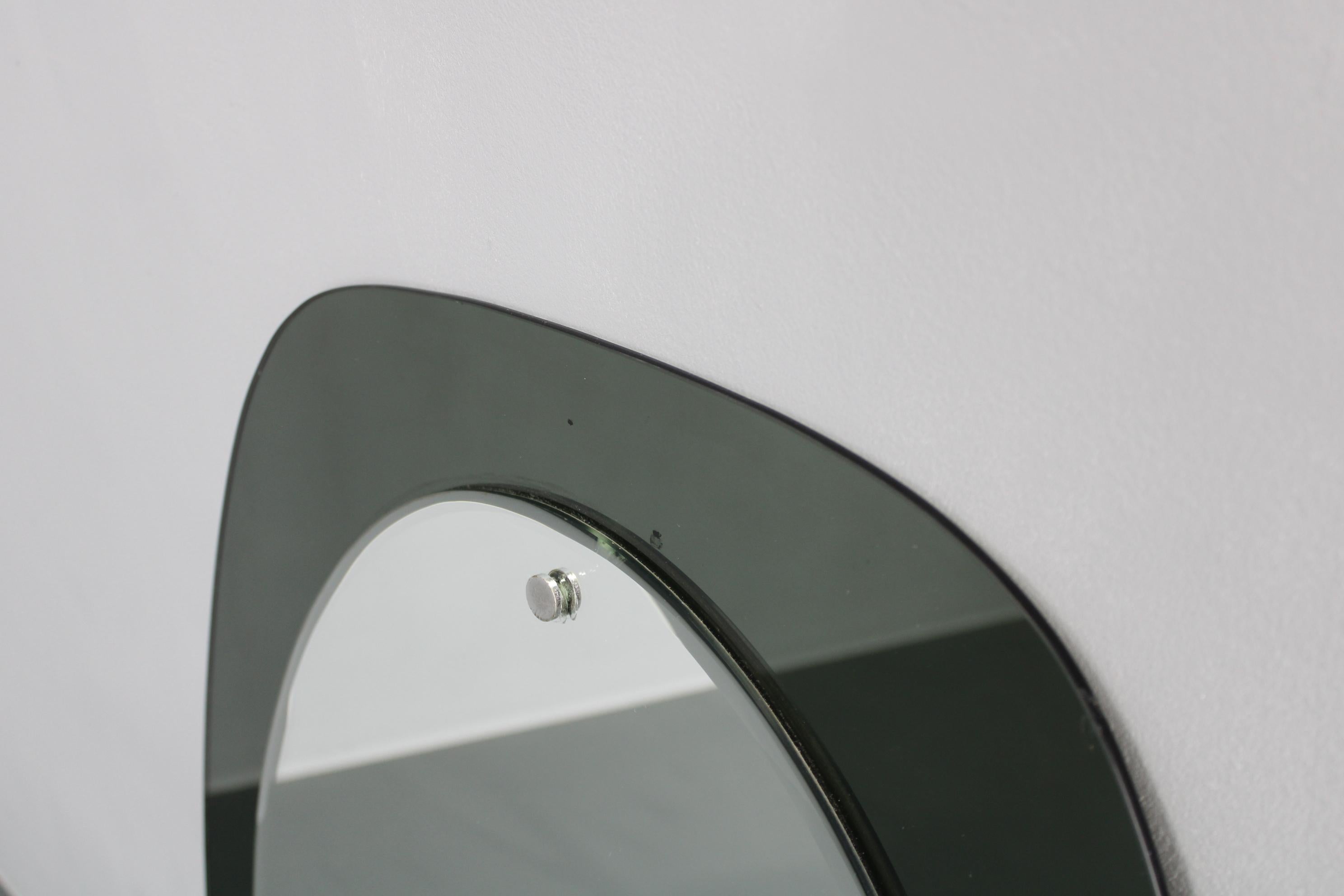 1980s Oval Italian Mirror In Good Condition For Sale In Praha, CZ