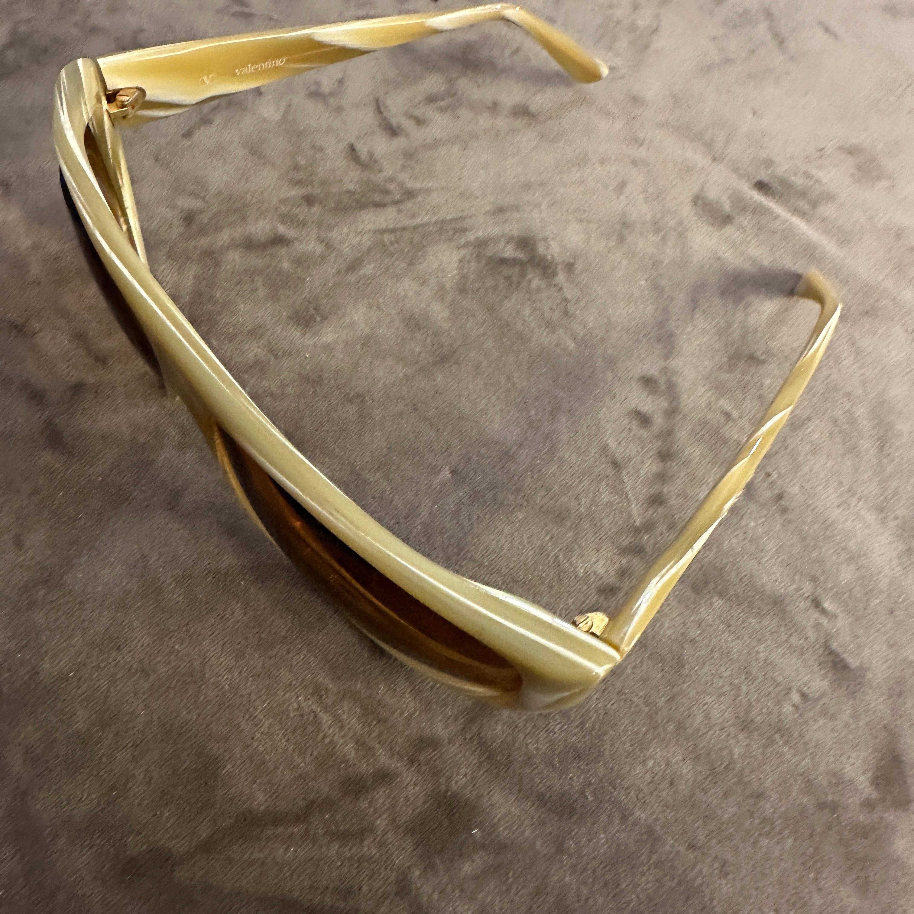 1980s Oversized Italian Sunglasses By Valentino For Sale 3