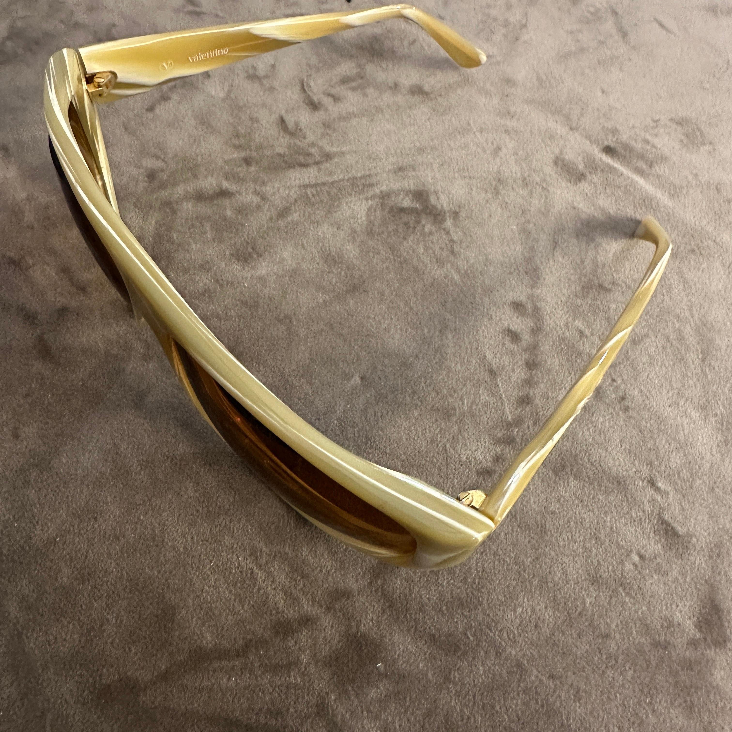 1980s Oversized Italian Sunglasses By Valentino For Sale 4