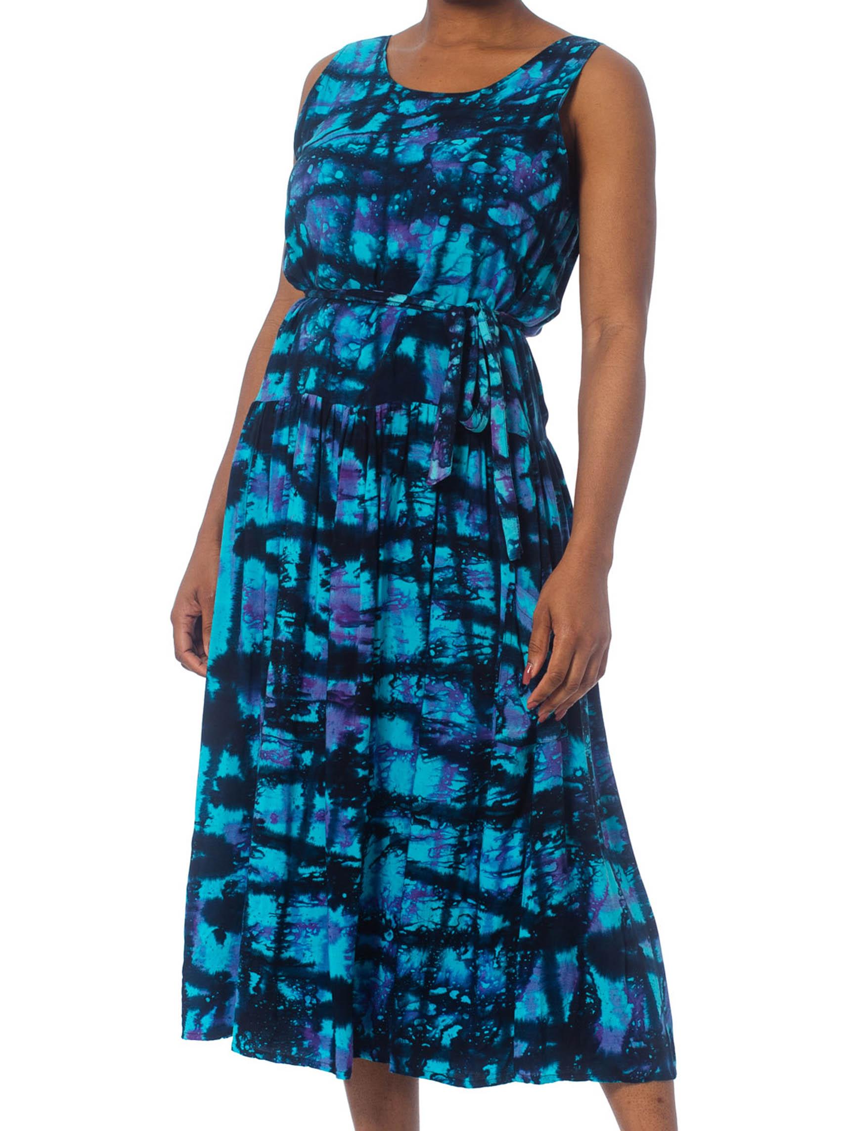 1980'S Turquoise & Black Rayon Oversized Tie Dye Dress With Pockets In Good Condition For Sale In New York, NY