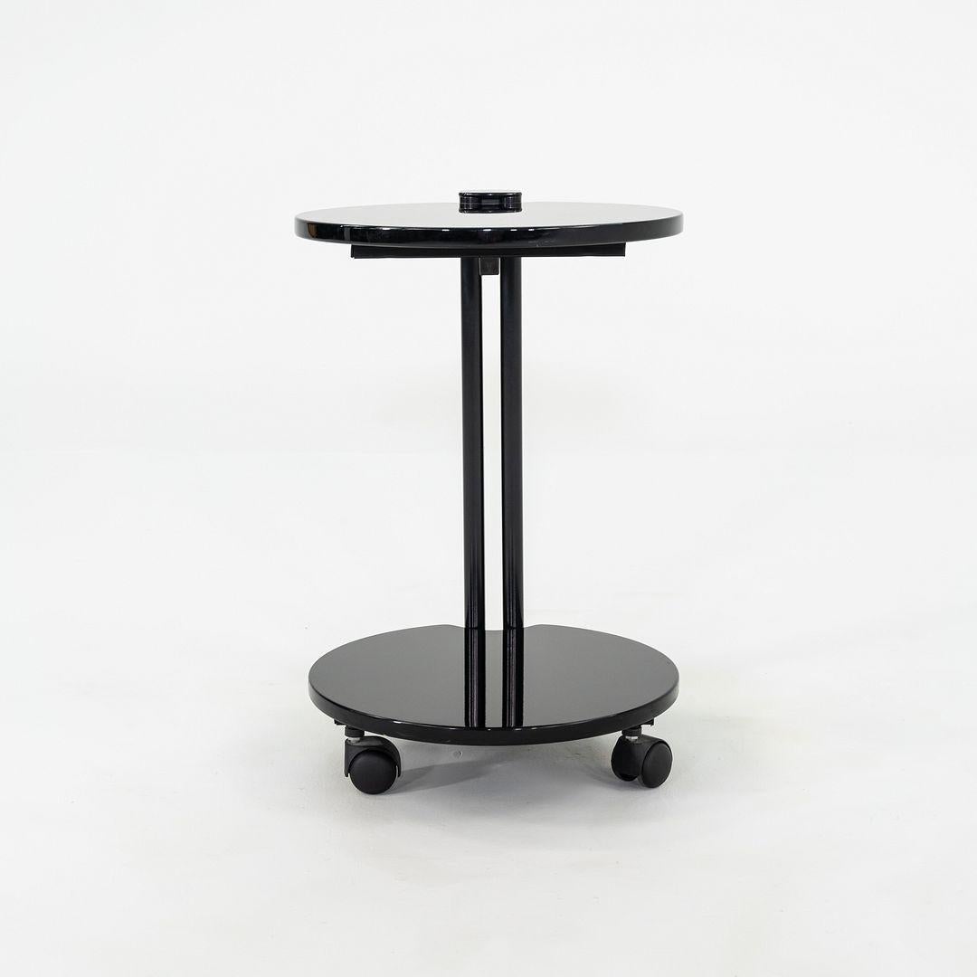 1980 Pace Collection Table d'appoint laquée noire sur roulettes en vente 4