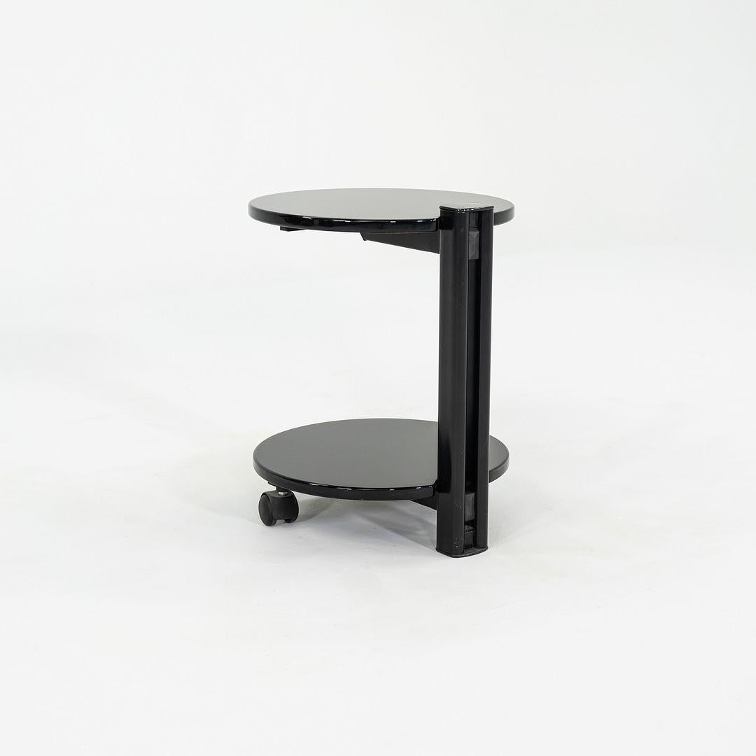 Moderne 1980 Pace Collection Table d'appoint laquée noire sur roulettes en vente